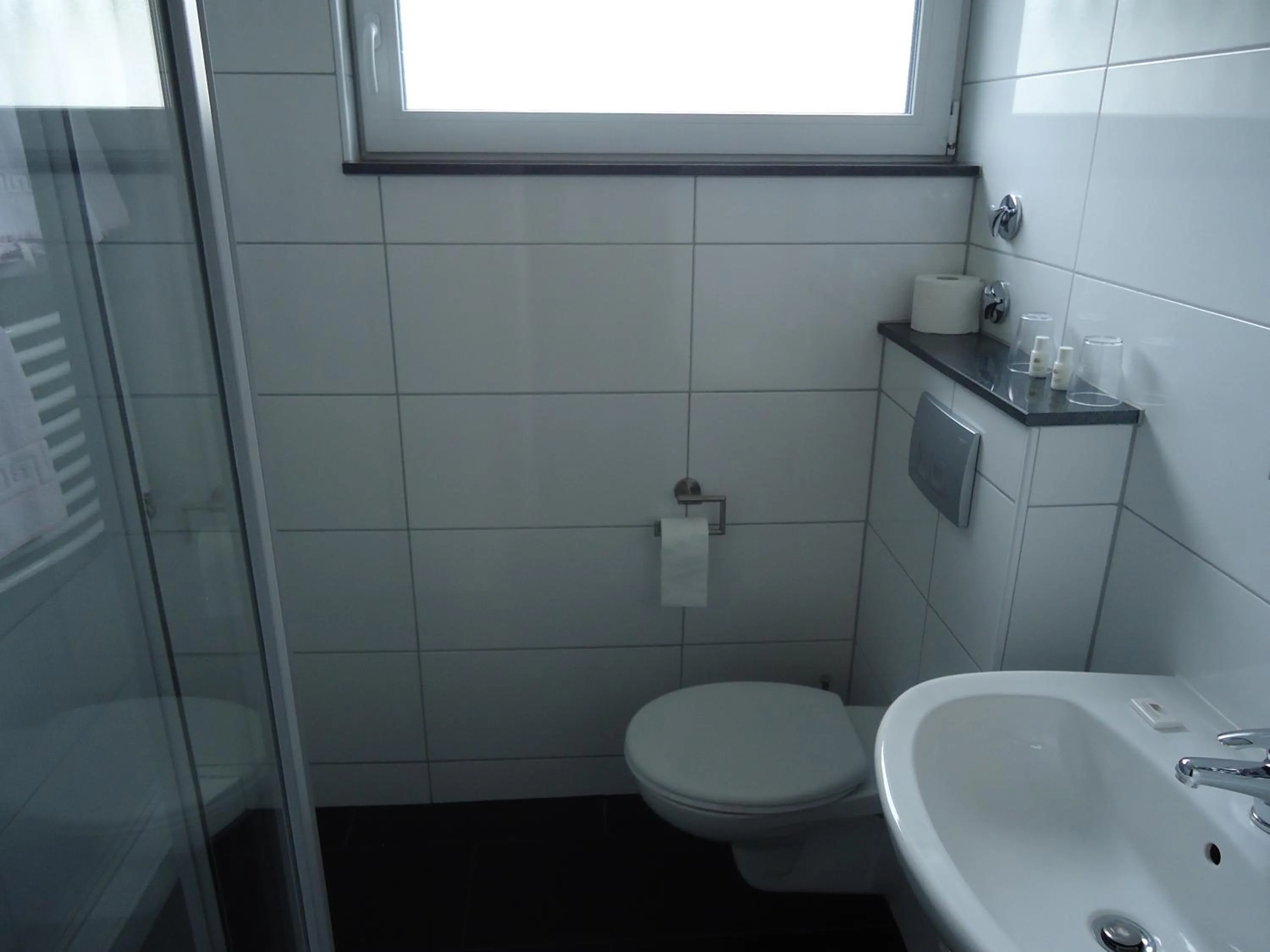Bathroom in Centralhotel Ratingen