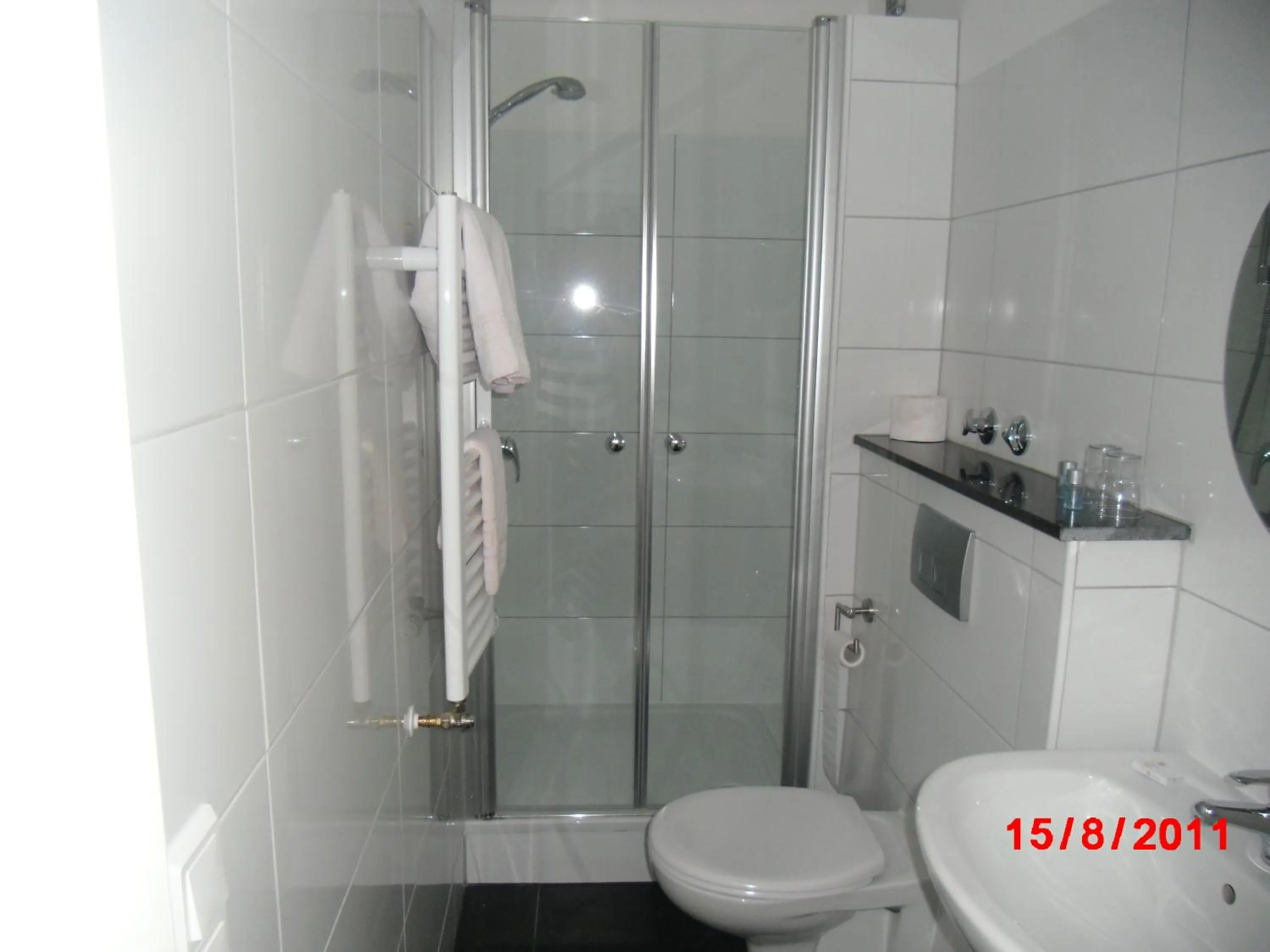 Bathroom in Centralhotel Ratingen