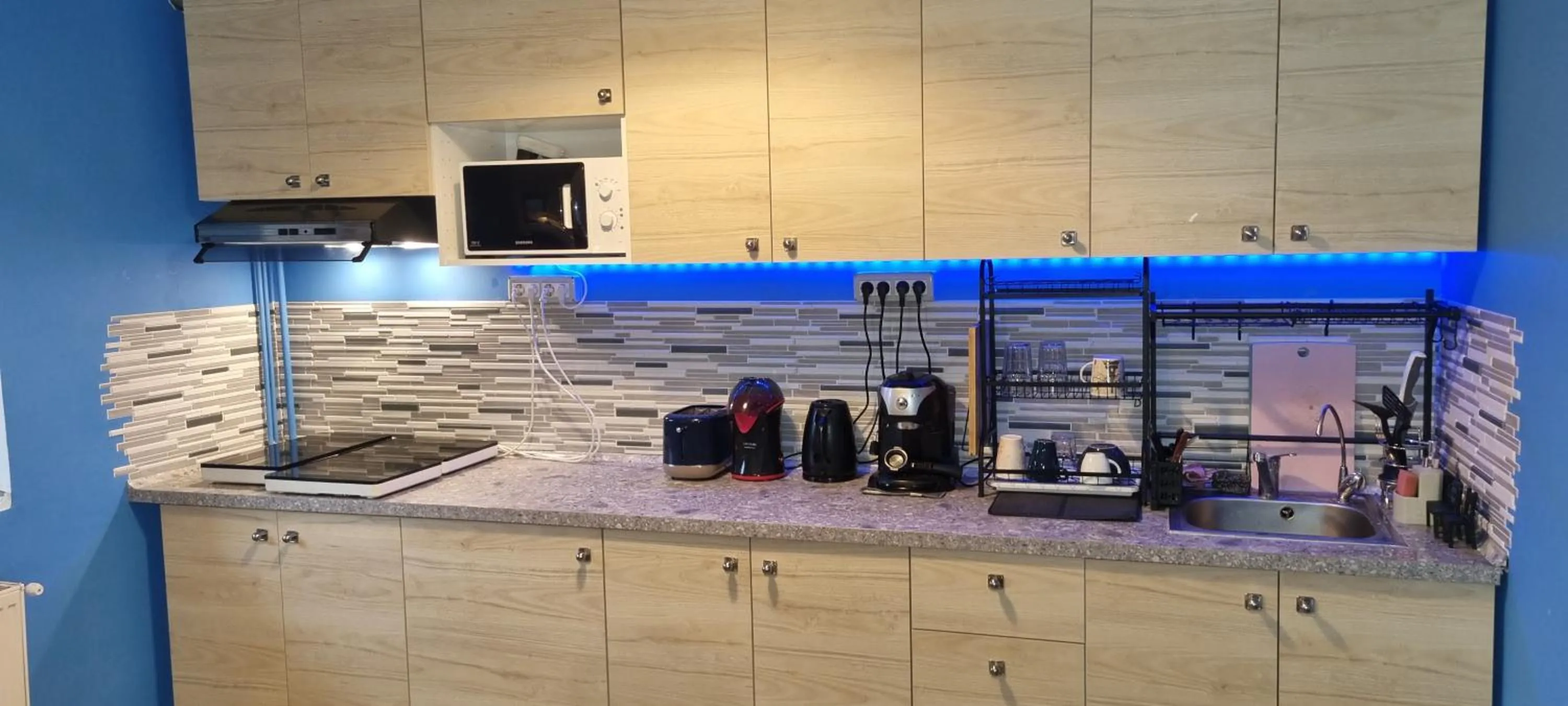 Kitchen or kitchenette in Popcorn Hostel