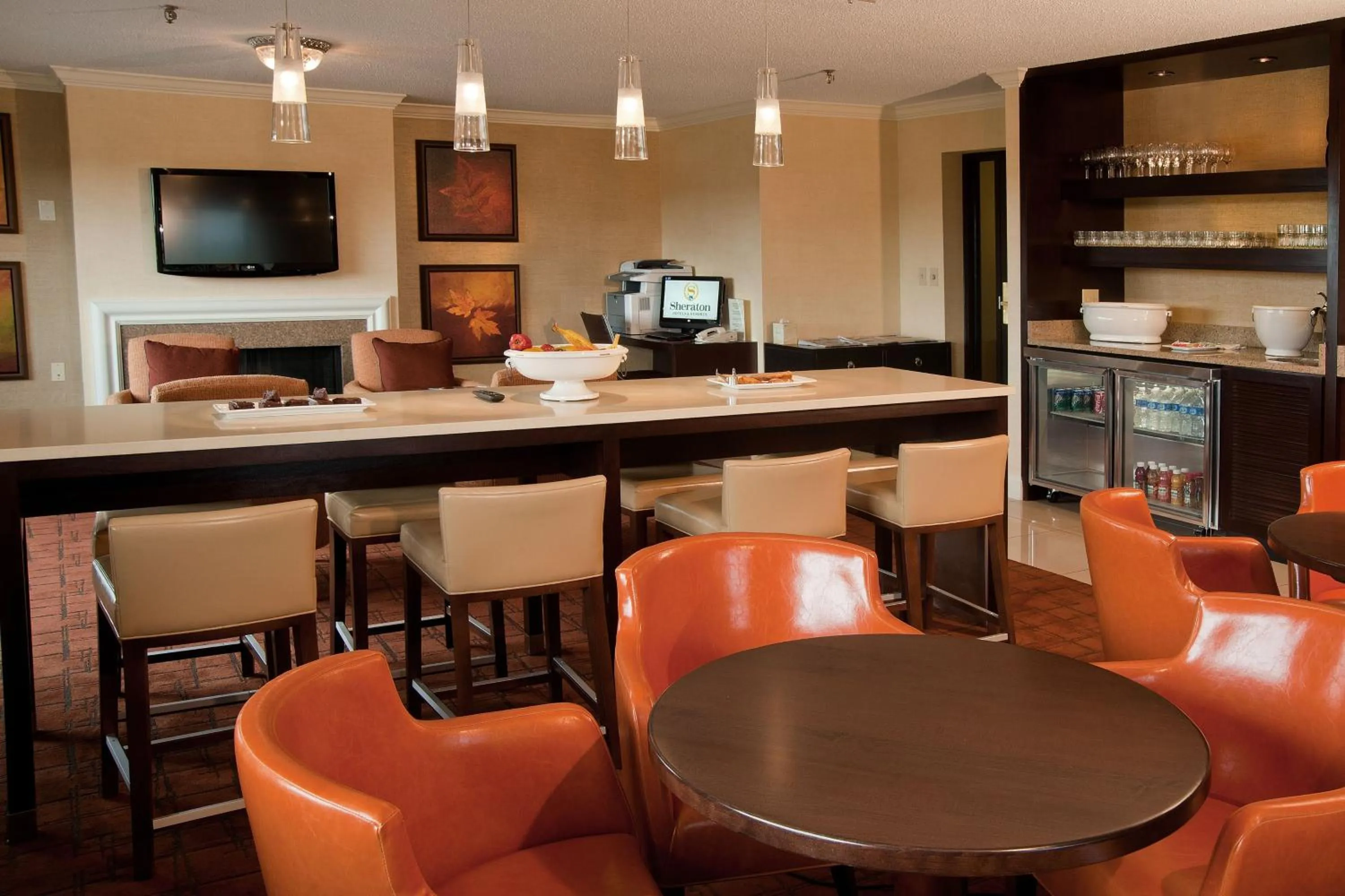 Lounge or bar in Sheraton Westport Lakeside Chalet