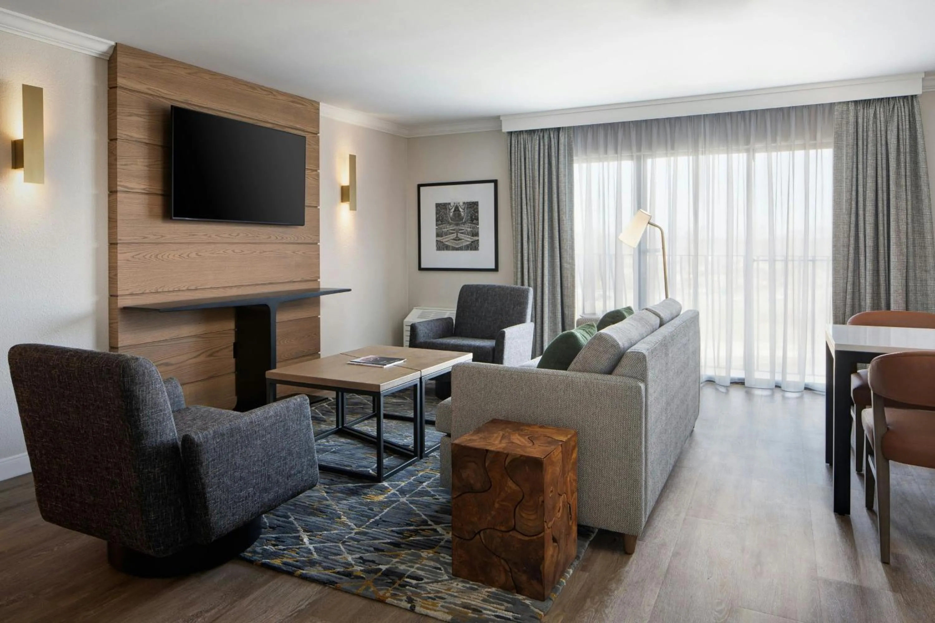 Photo of the whole room in Sheraton Westport Lakeside Chalet