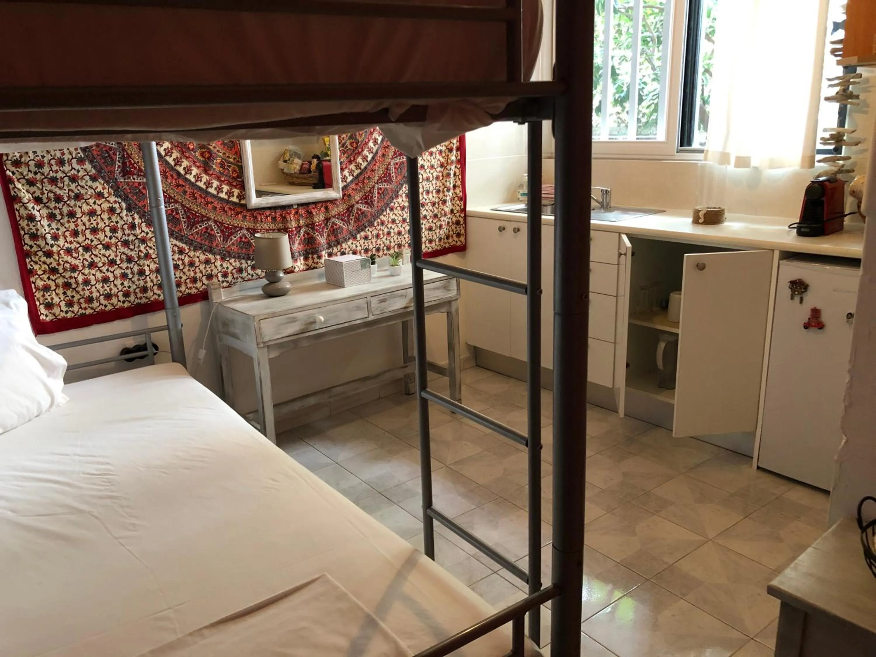 Rhodes Backpackers Boutique Hostel and Apartments