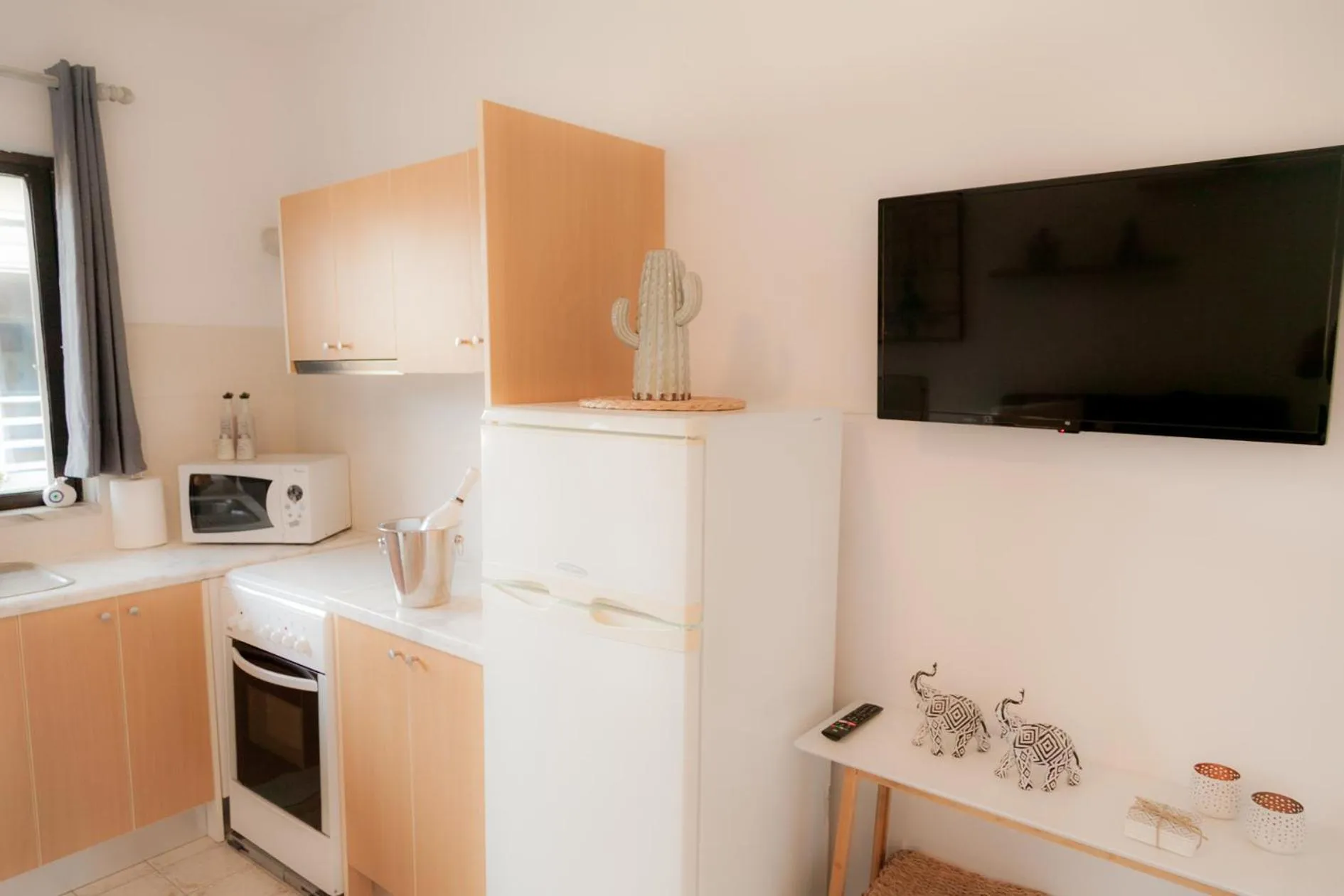 Rhodes Backpackers Boutique Hostel and Apartments