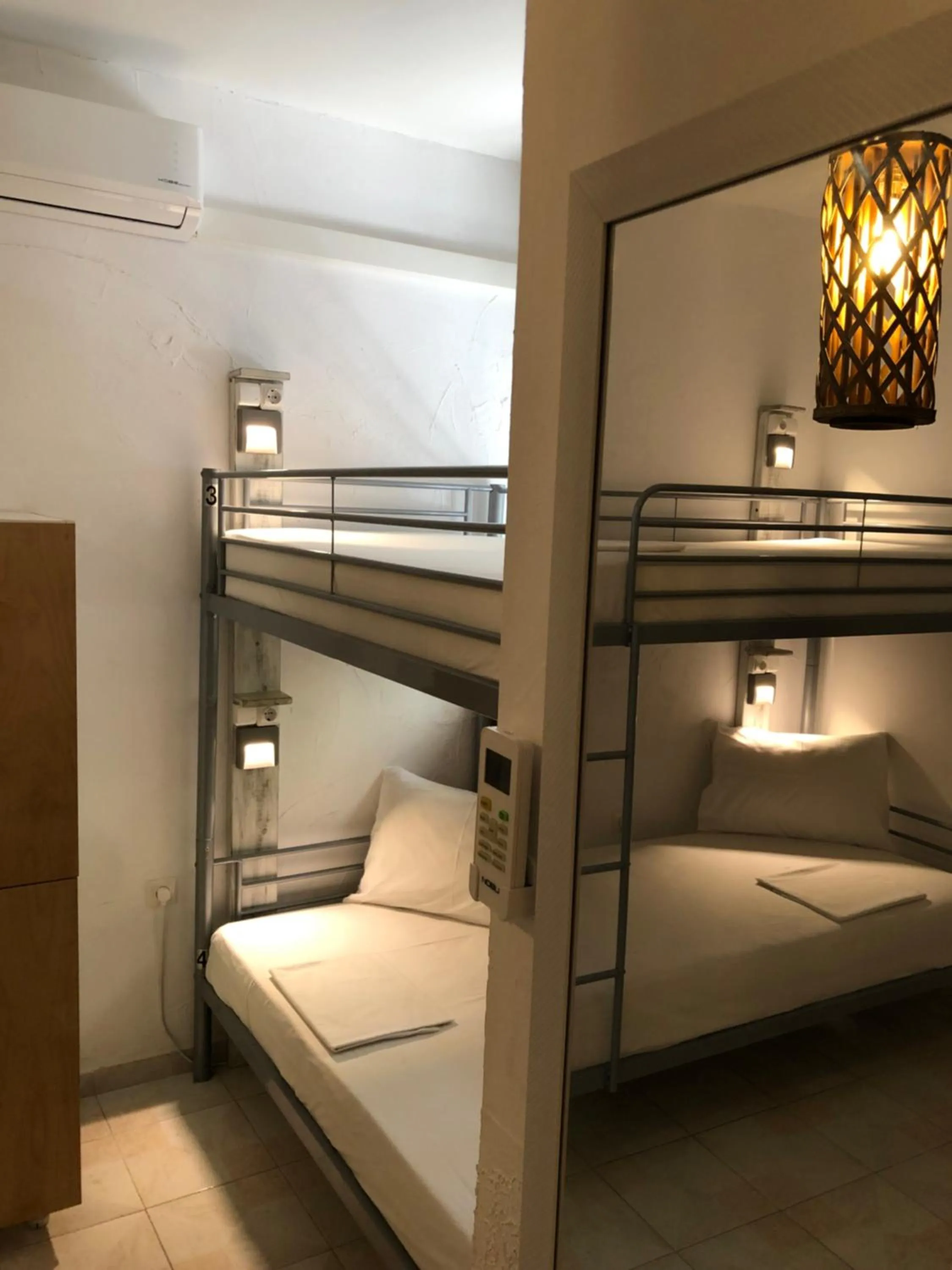 Rhodes Backpackers Boutique Hostel and Apartments