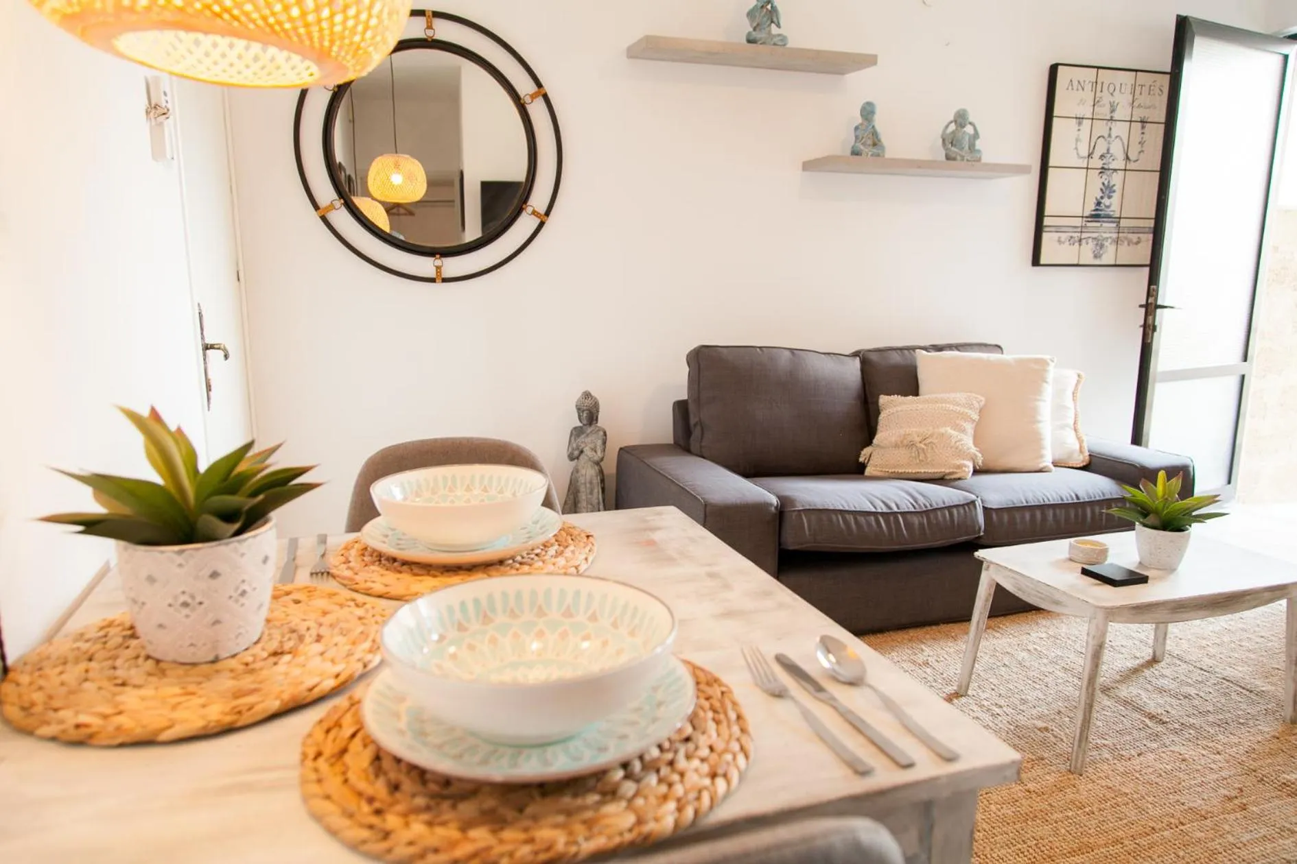 Rhodes Backpackers Boutique Hostel and Apartments