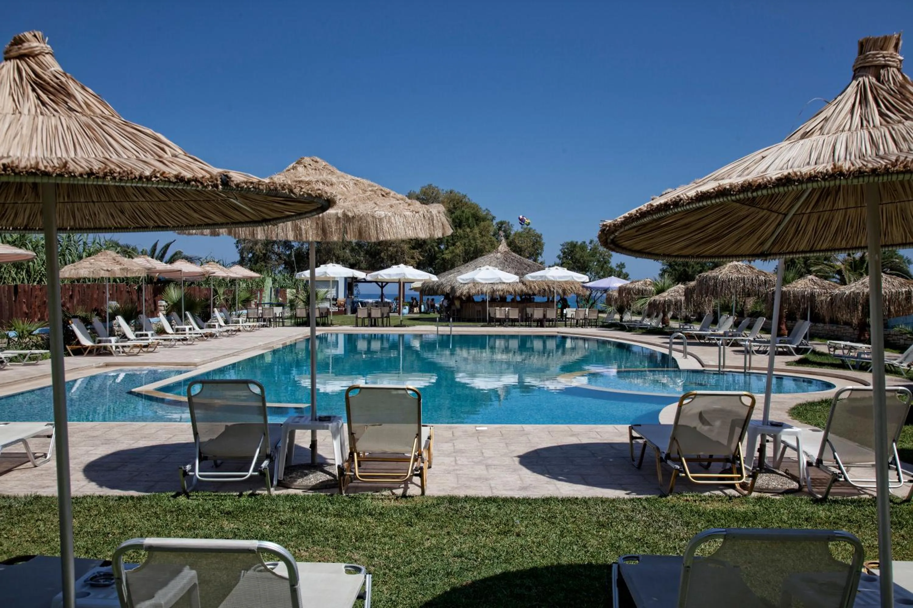 Garden in Gold Apartments