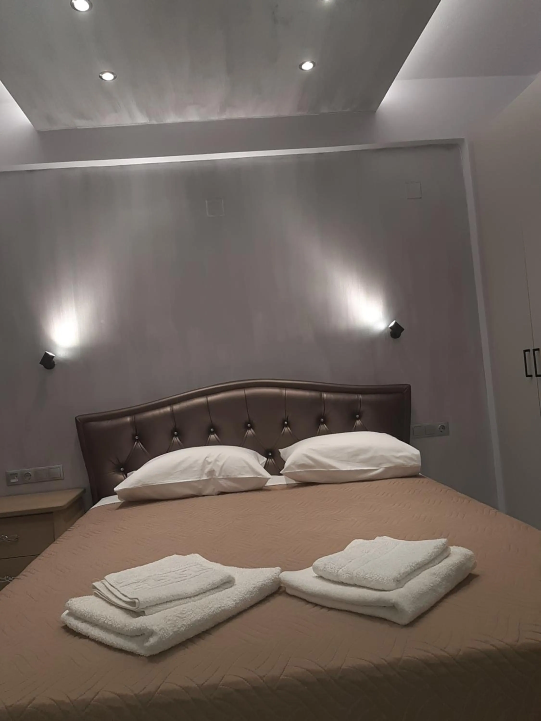 Bed in Gold Apartments