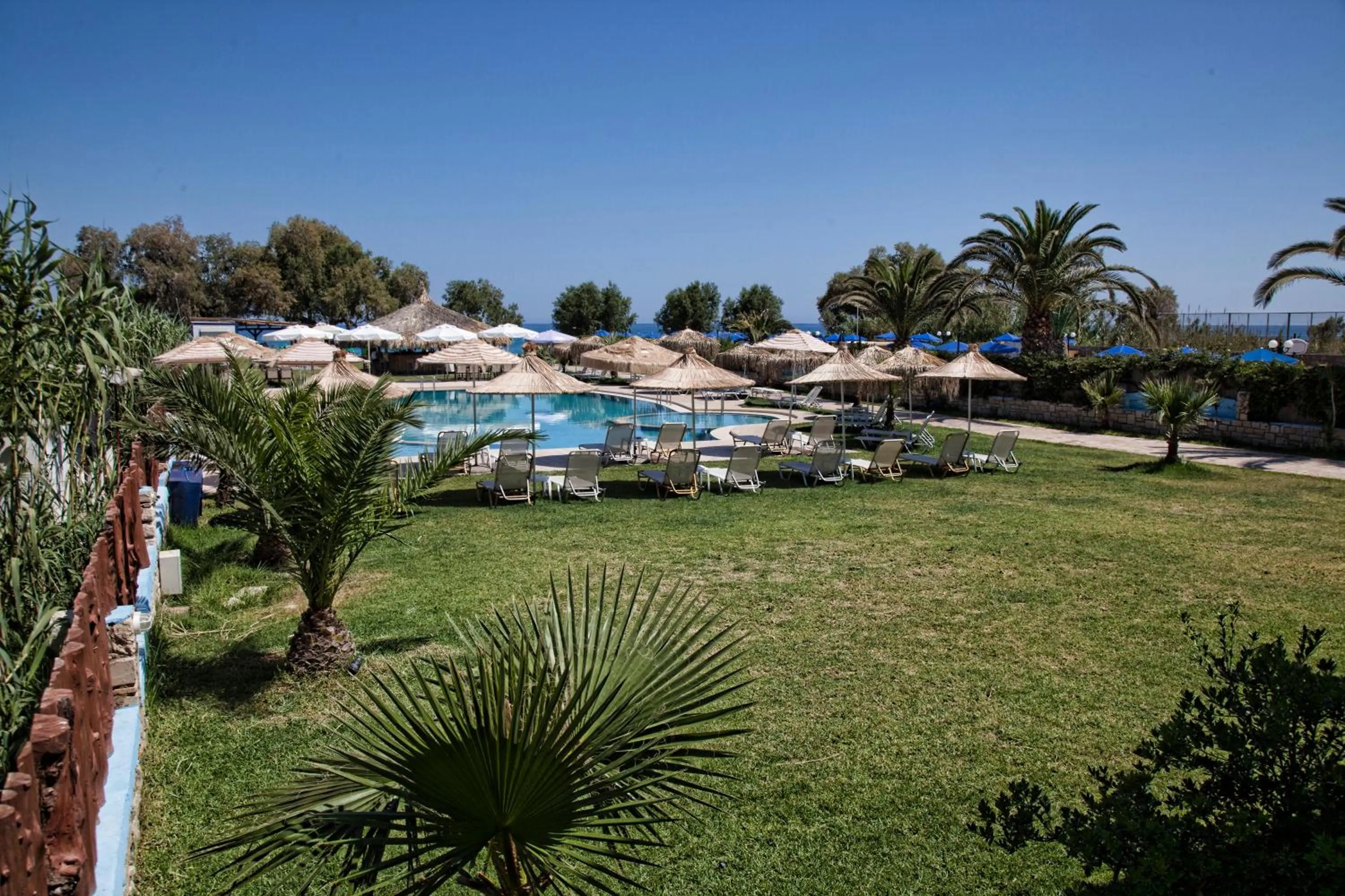 Garden in Gold Apartments