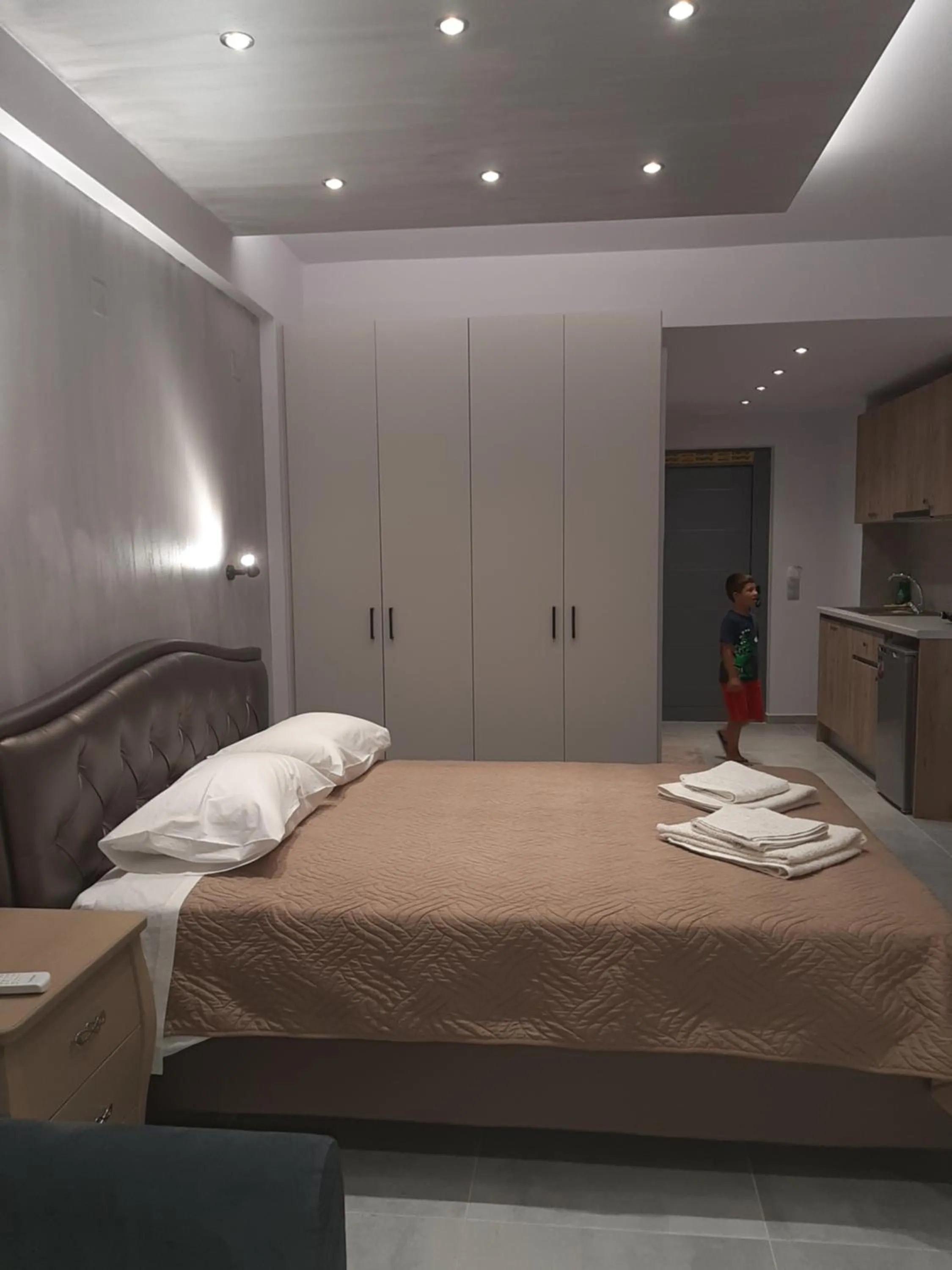 Bed in Gold Apartments