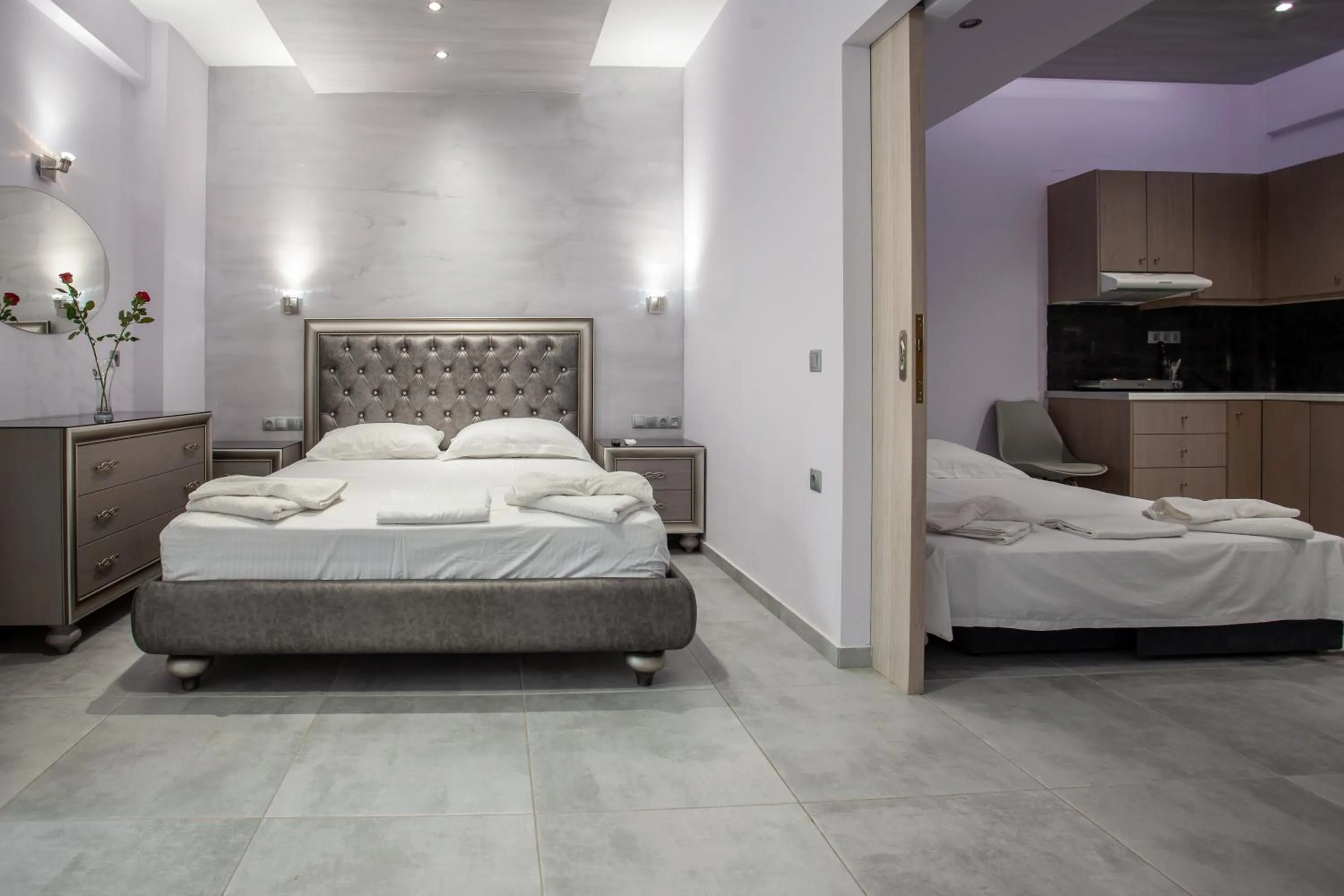 Family, Bed in Gold Apartments