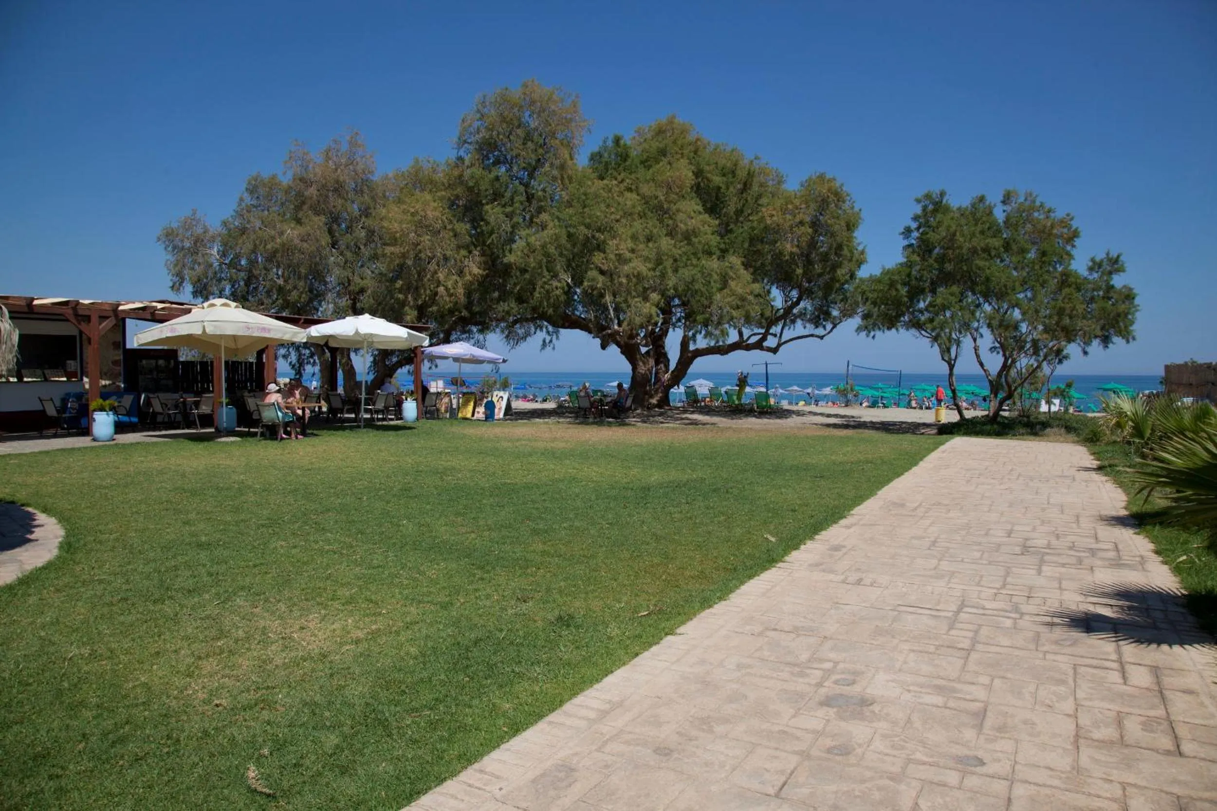 Restaurant/places to eat in Gold Apartments