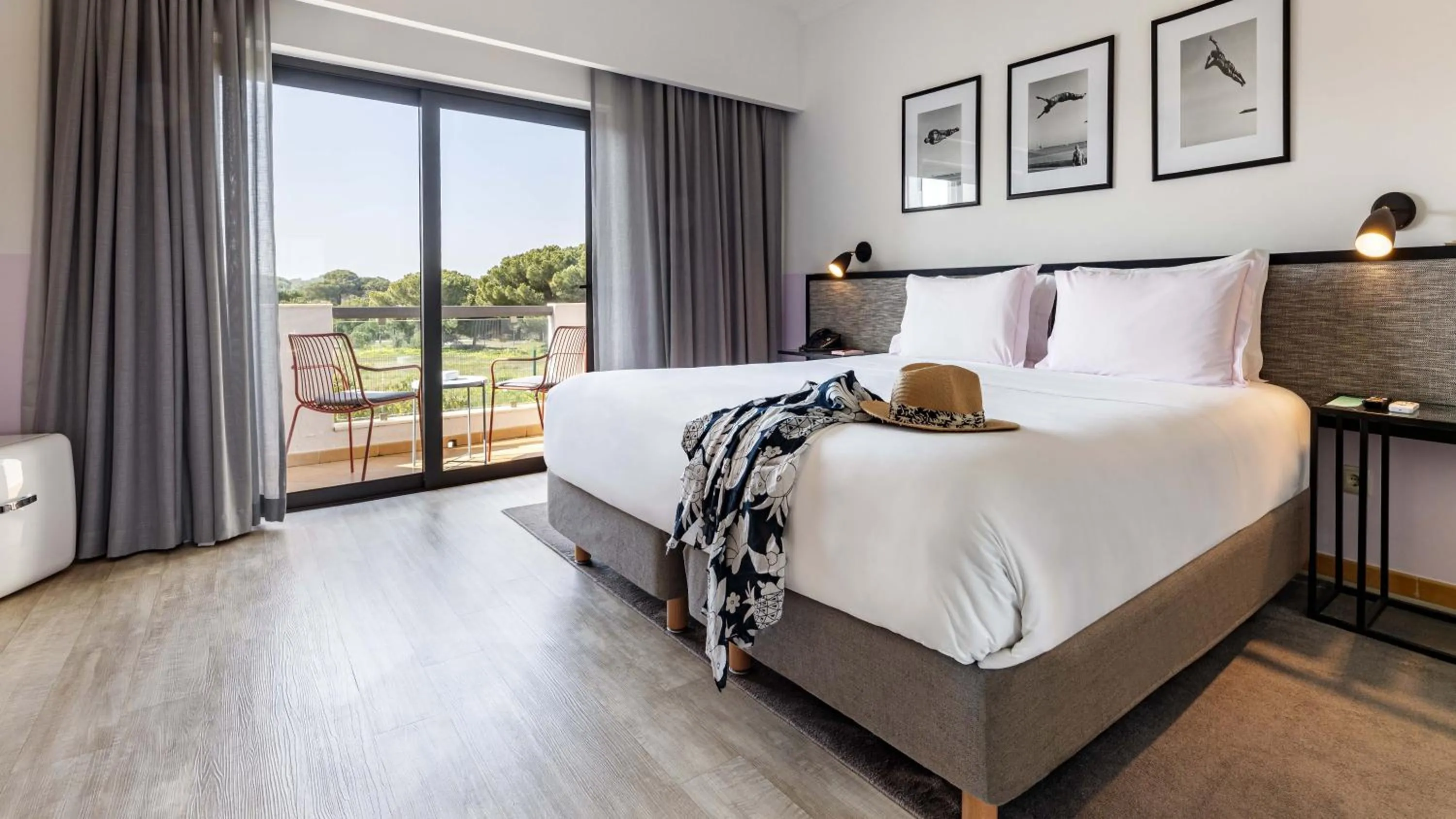 Bed in The Magnolia Hotel