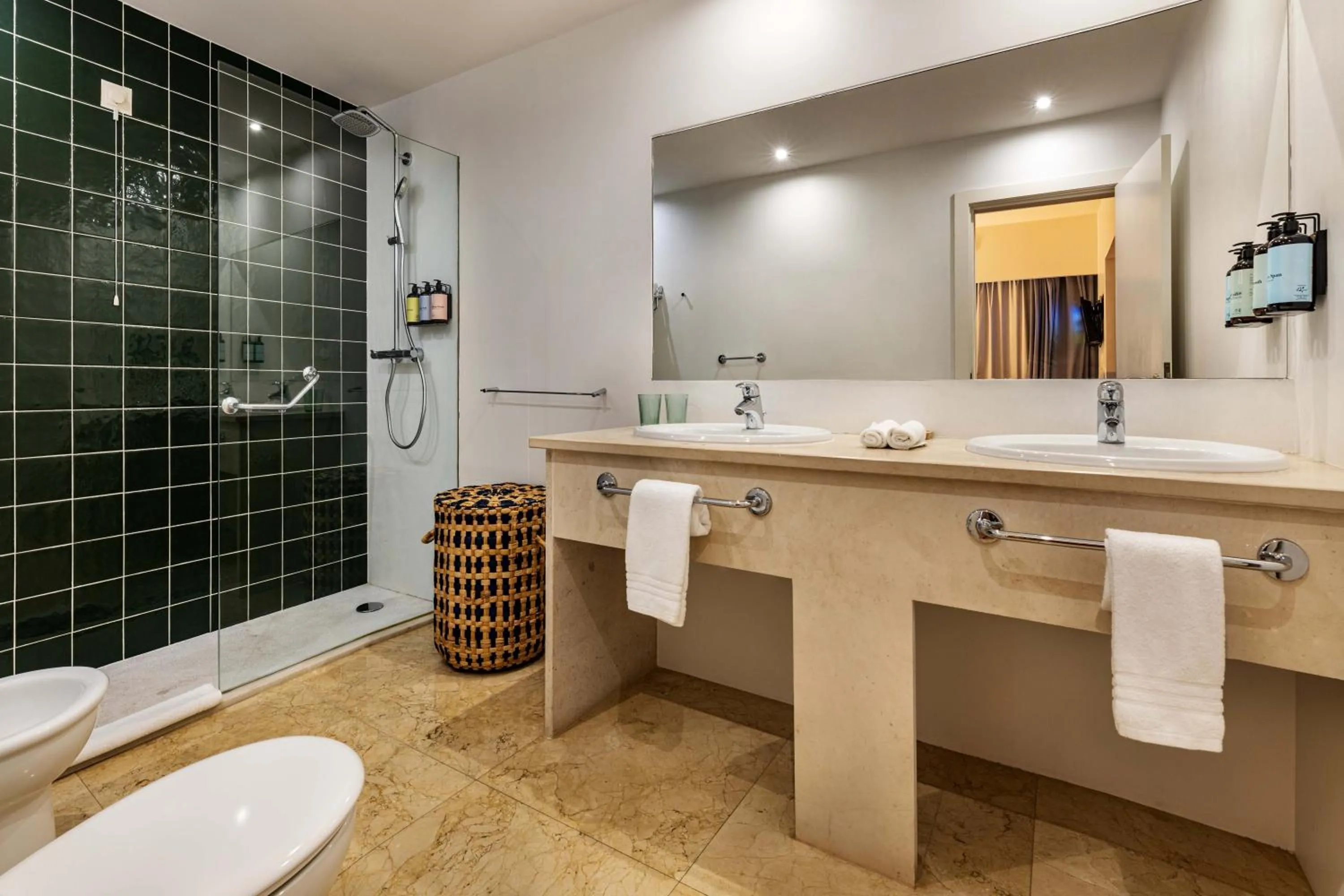 Bathroom in The Magnolia Hotel