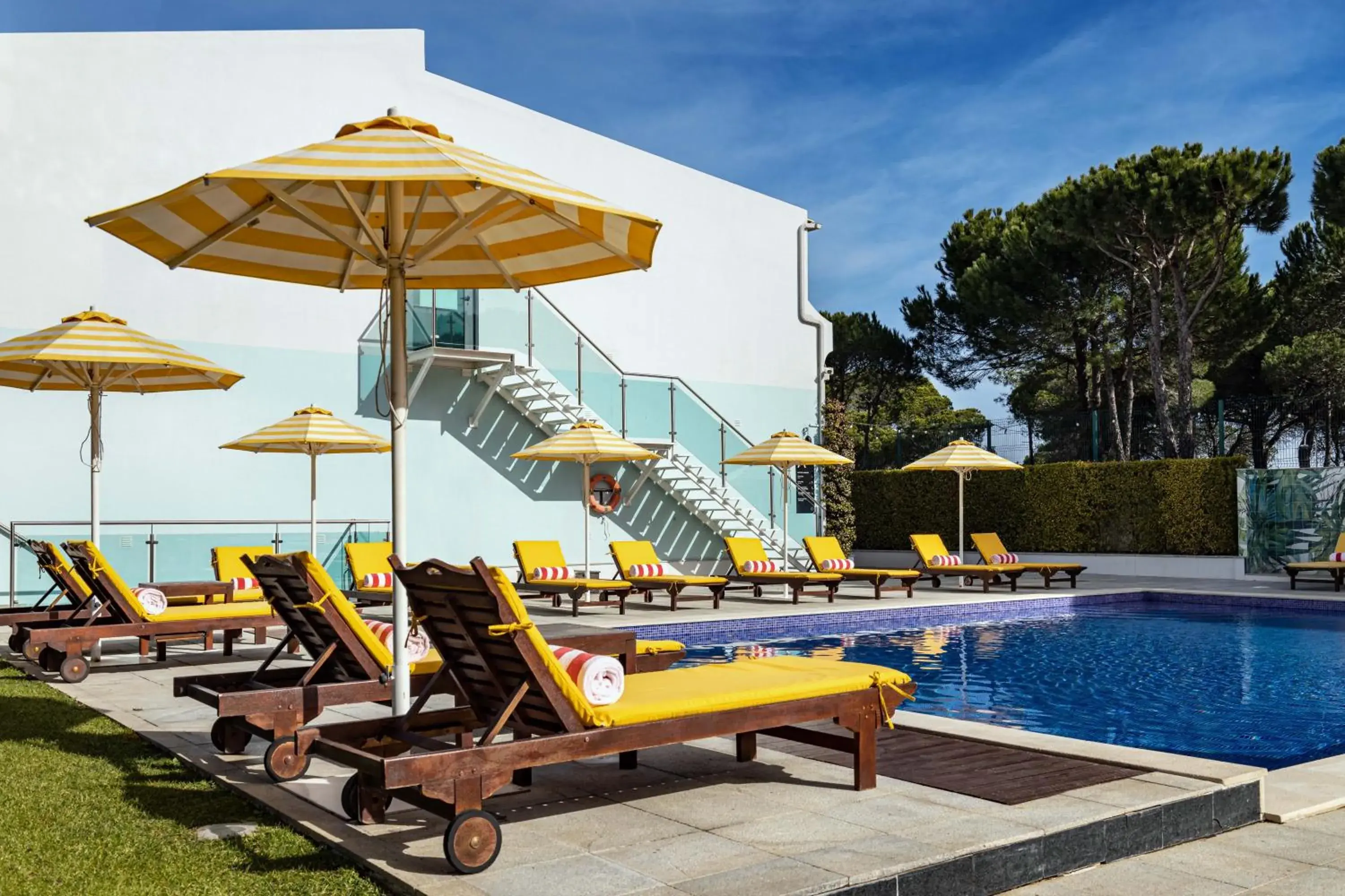 Swimming pool in The Magnolia Hotel Swimming pool in The Magnolia Hotel