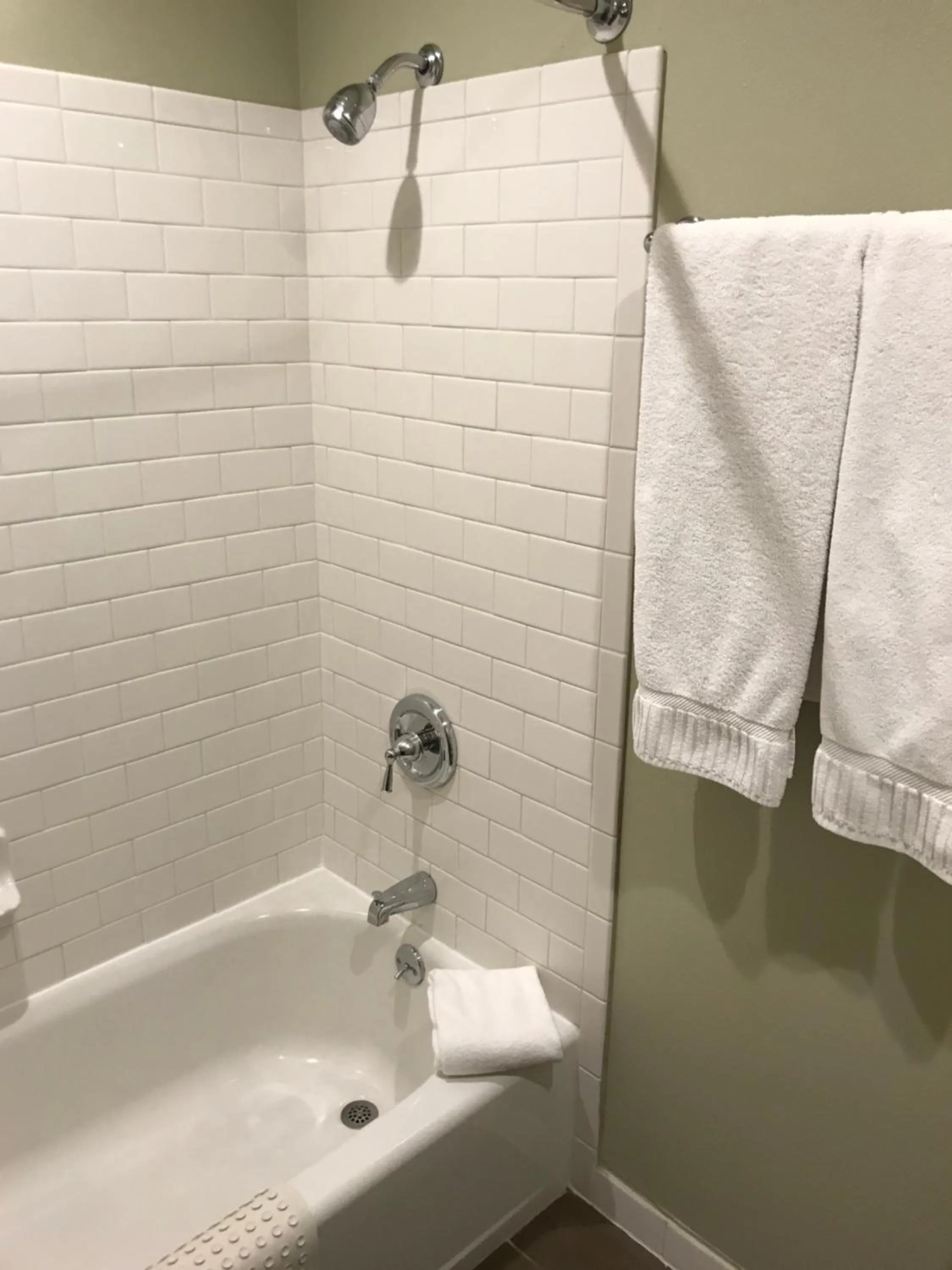 Bathroom in Driftwood Lodge