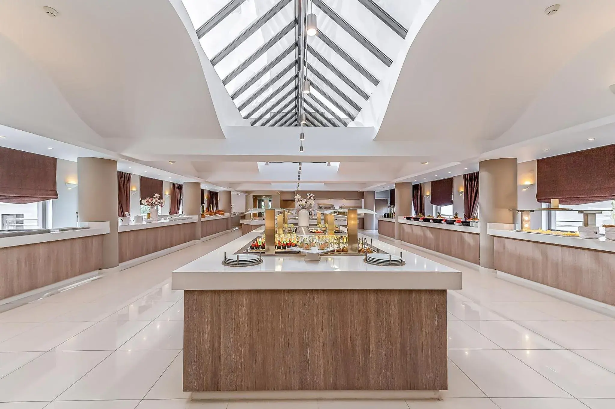 Restaurant/places to eat in Porto Platanias Beach Resort & Spa Restaurant/places to eat in Porto Platanias Beach Resort & Spa