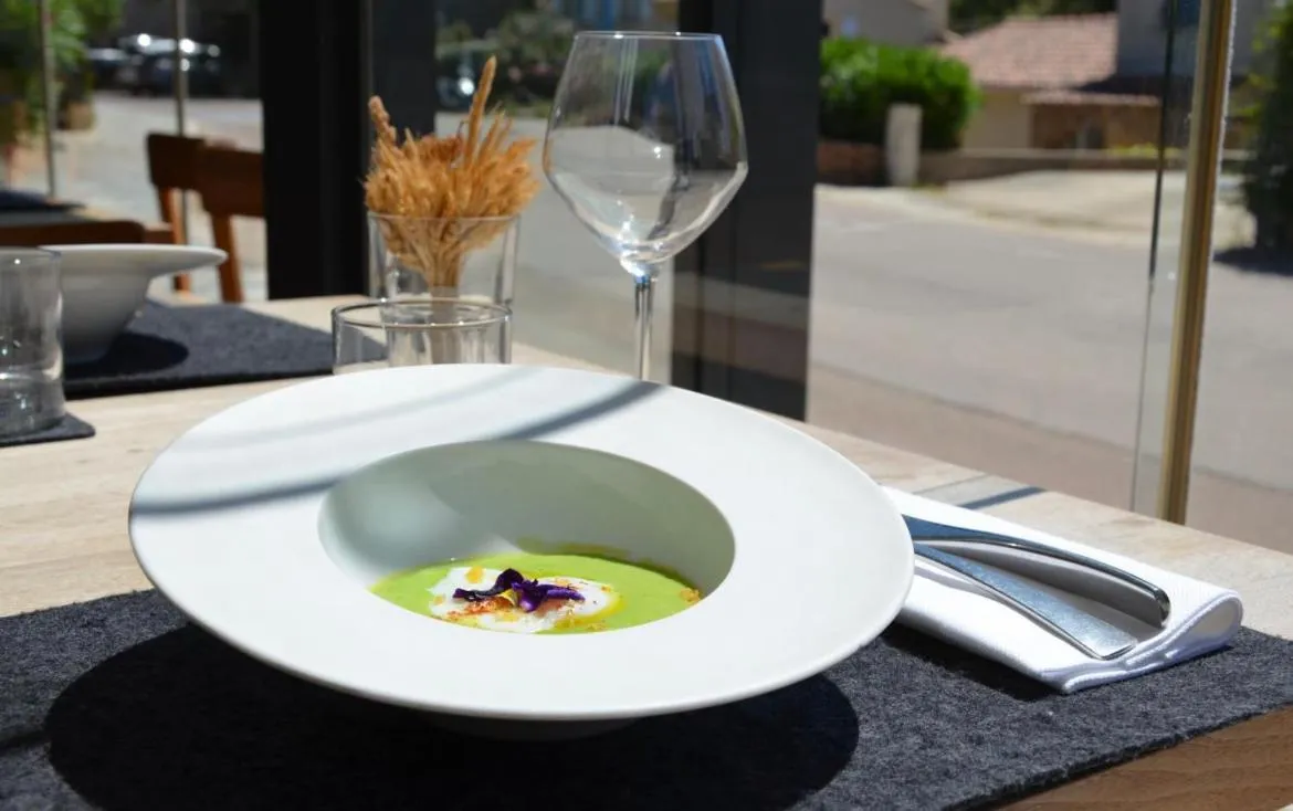 Restaurant/places to eat in Auberge Kallisté - Eco Label