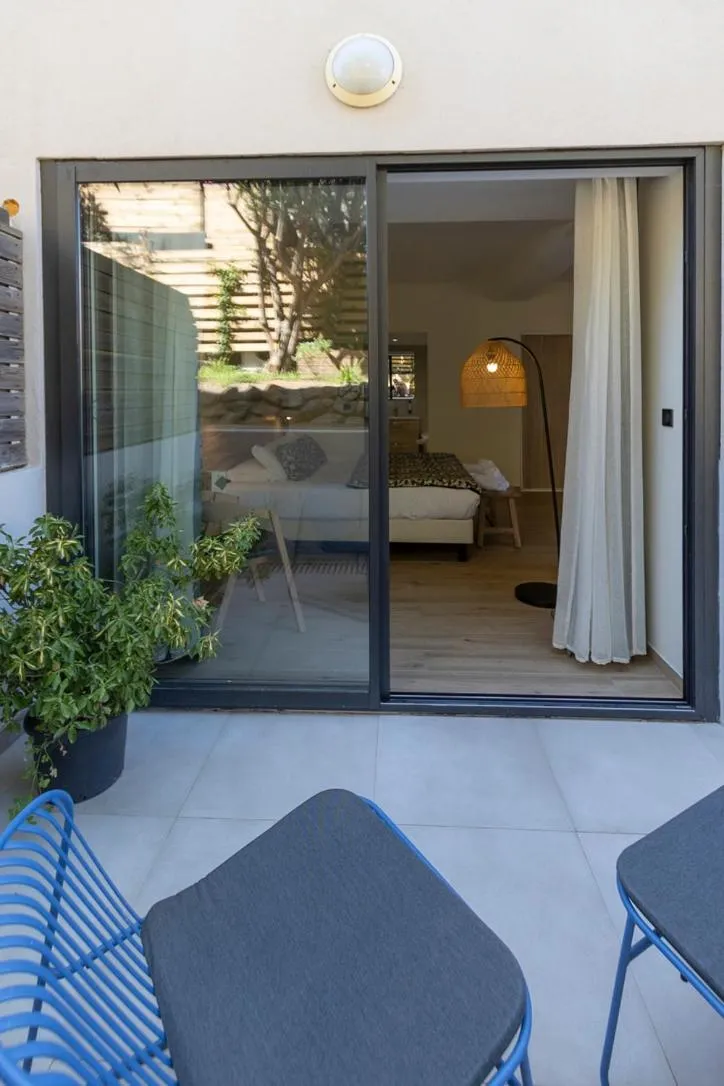 Patio, Bed in Auberge Kallisté - Eco Label