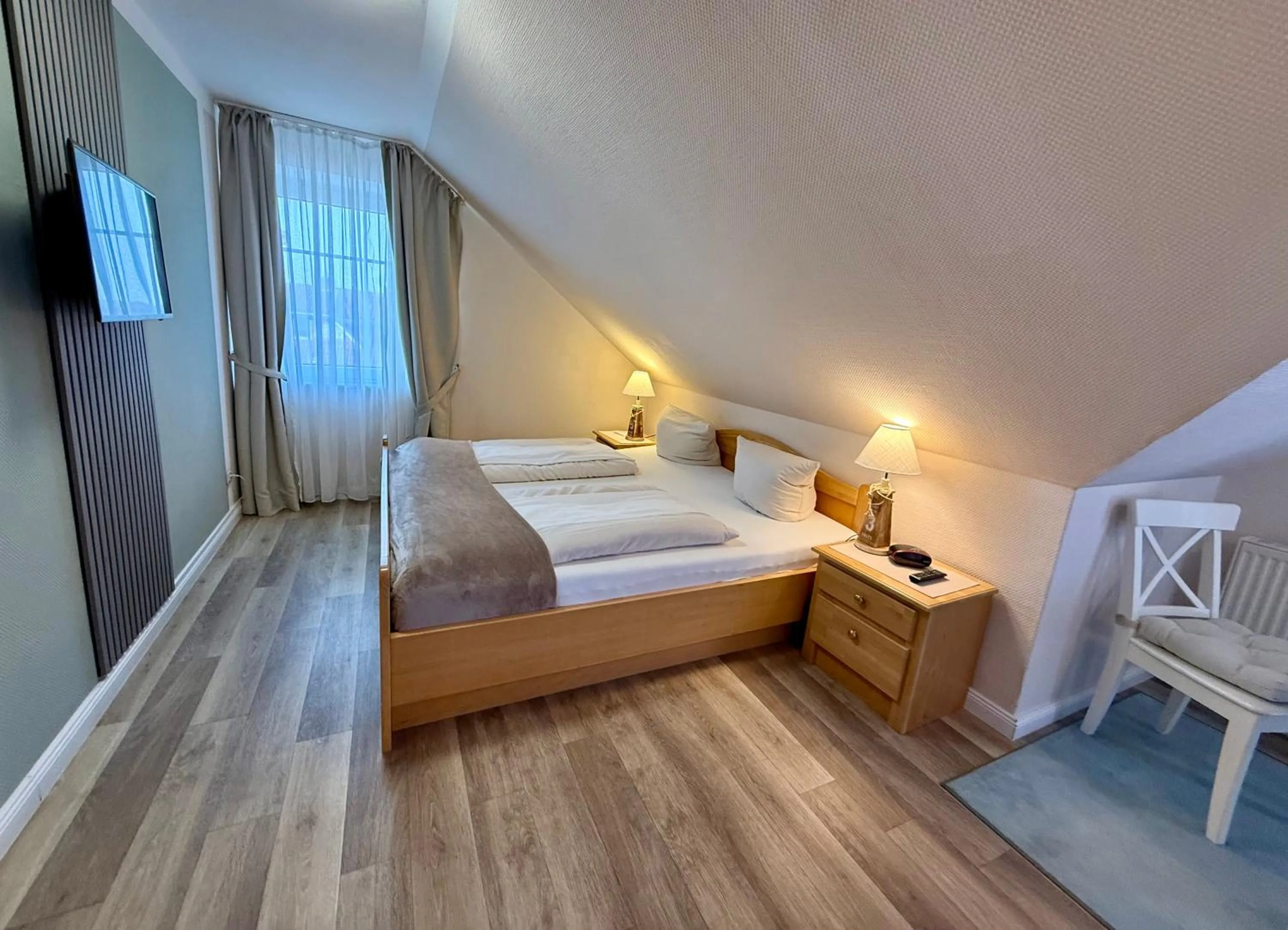 Photo of the whole room, Bed in Landhotel Esen