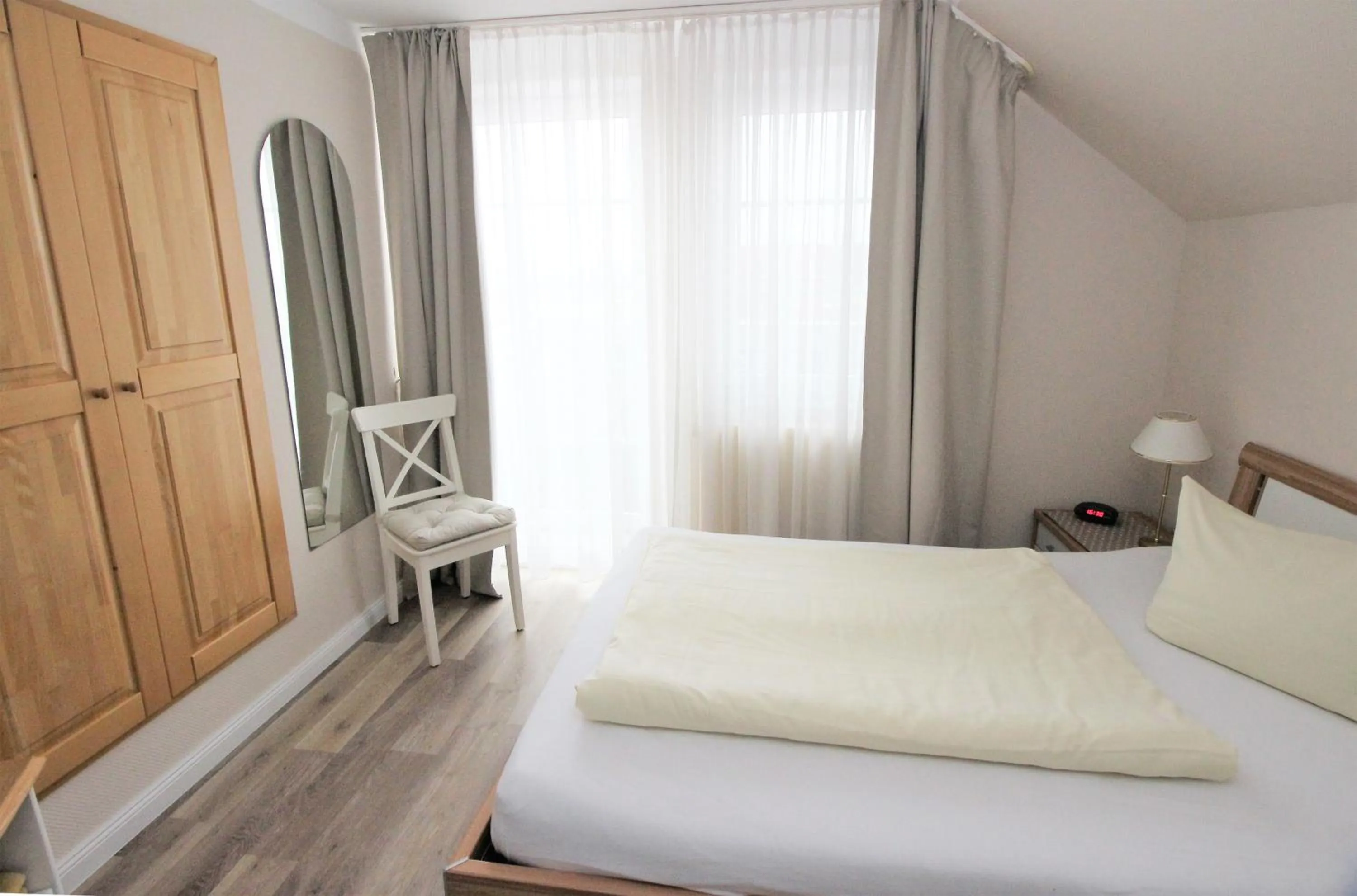 Photo of the whole room, Bed in Landhotel Esen