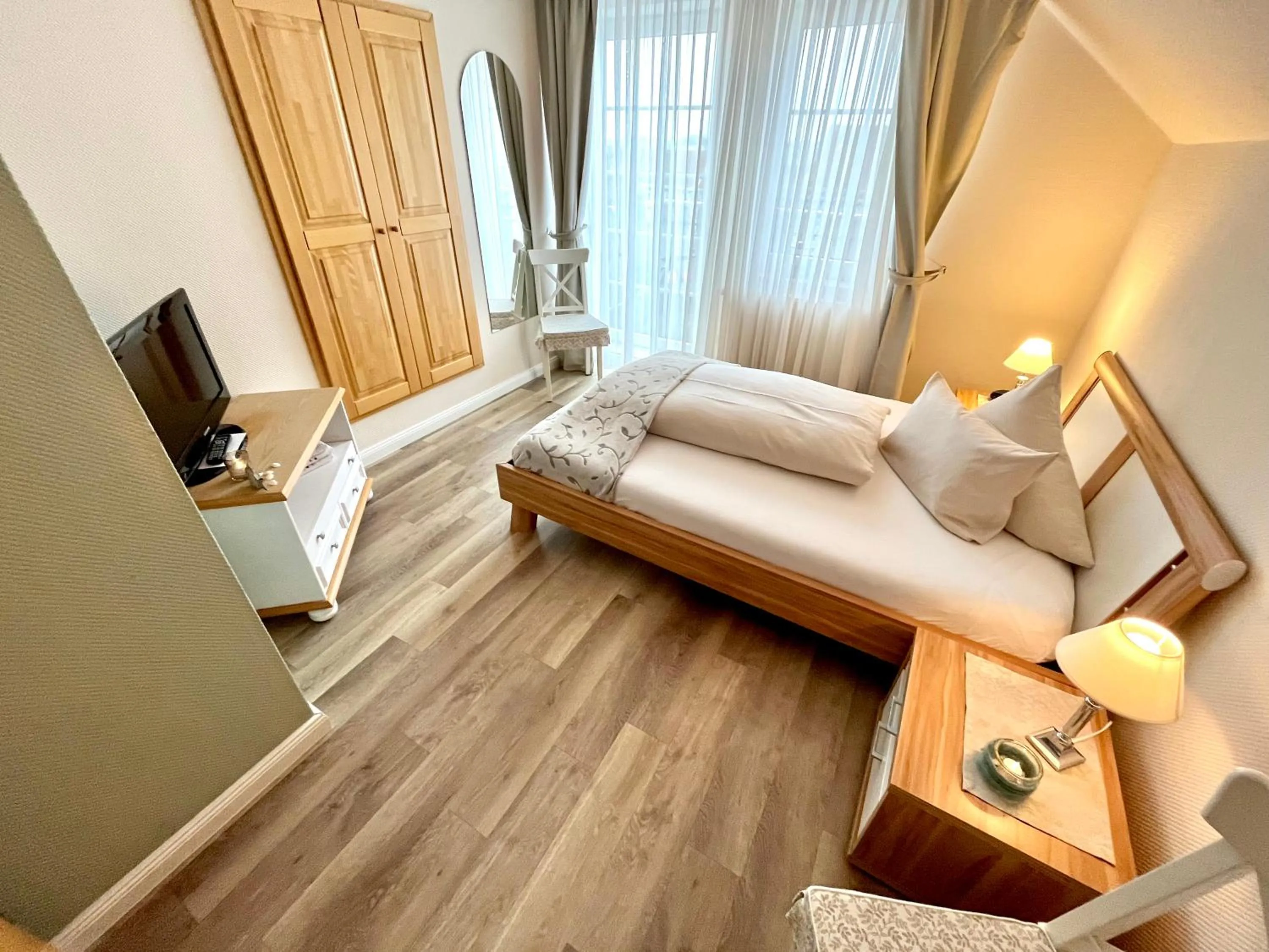 Photo of the whole room, Bed in Landhotel Esen