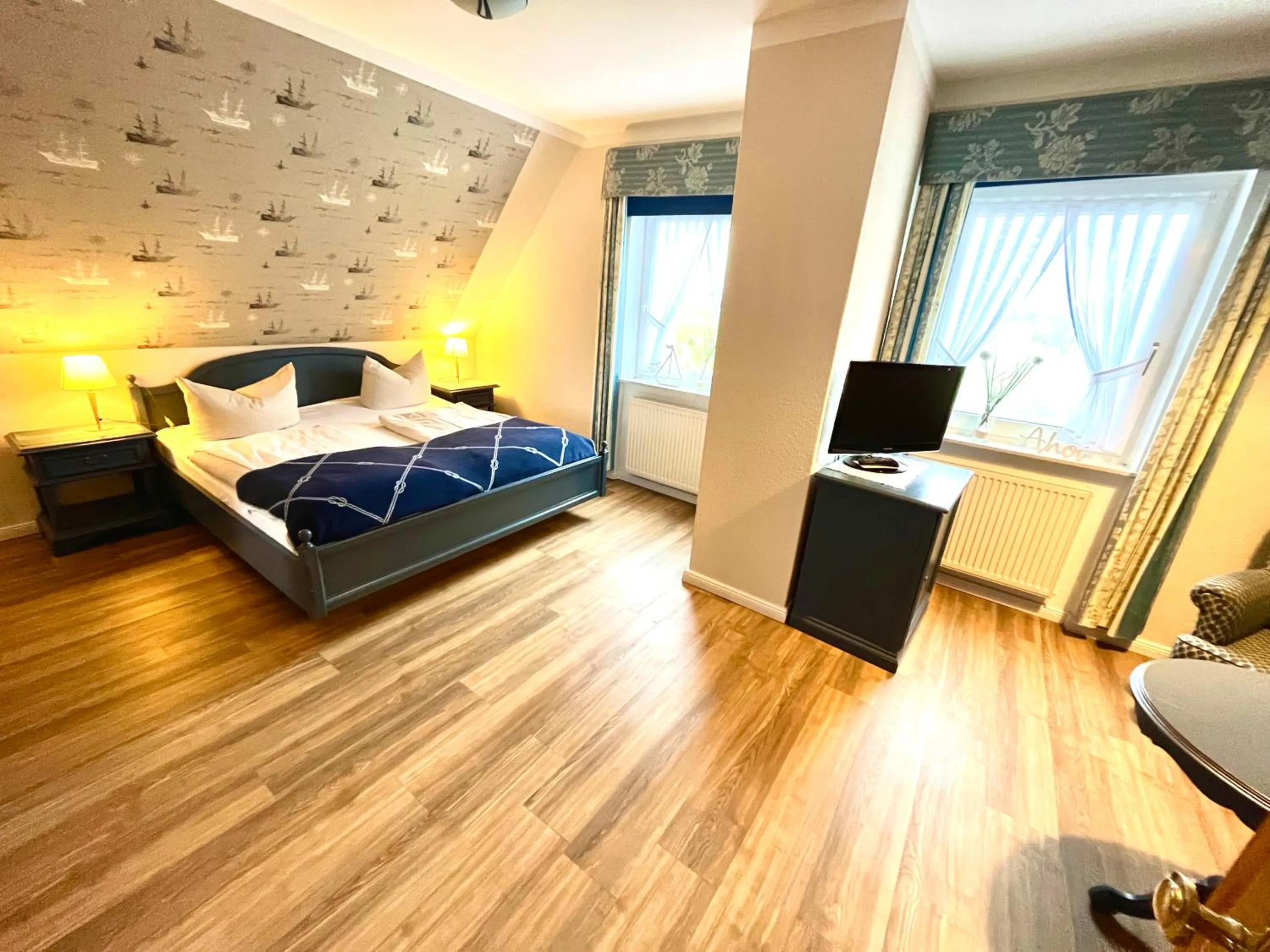 Photo of the whole room, Bed in Landhotel Esen