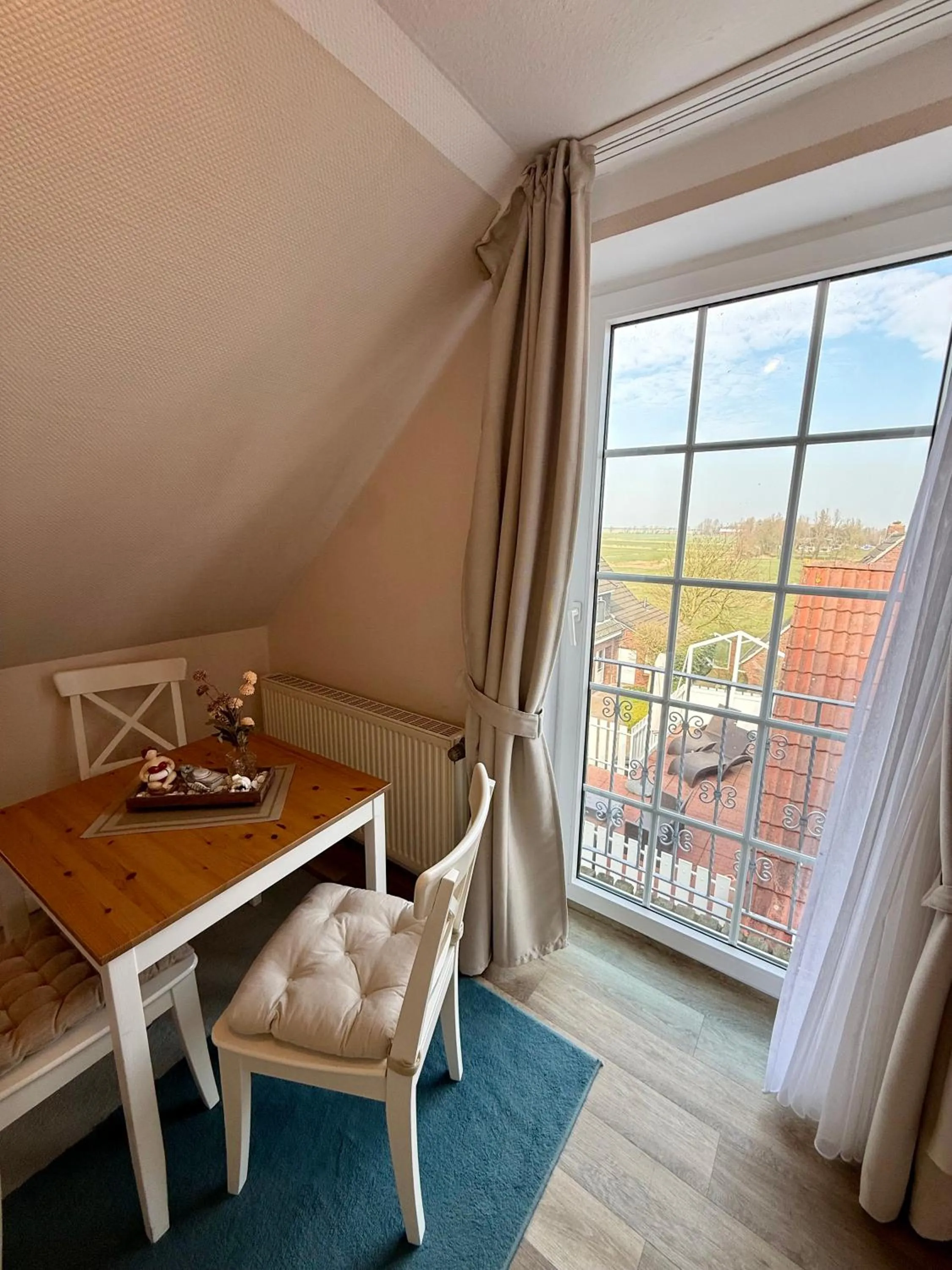 Photo of the whole room in Landhotel Esen