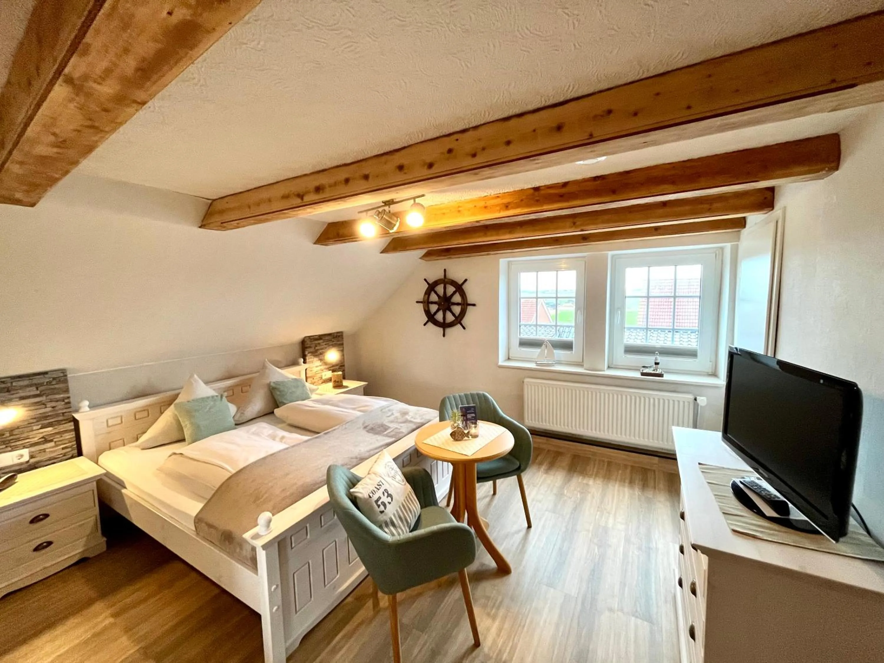 Photo of the whole room, Bed in Landhotel Esen