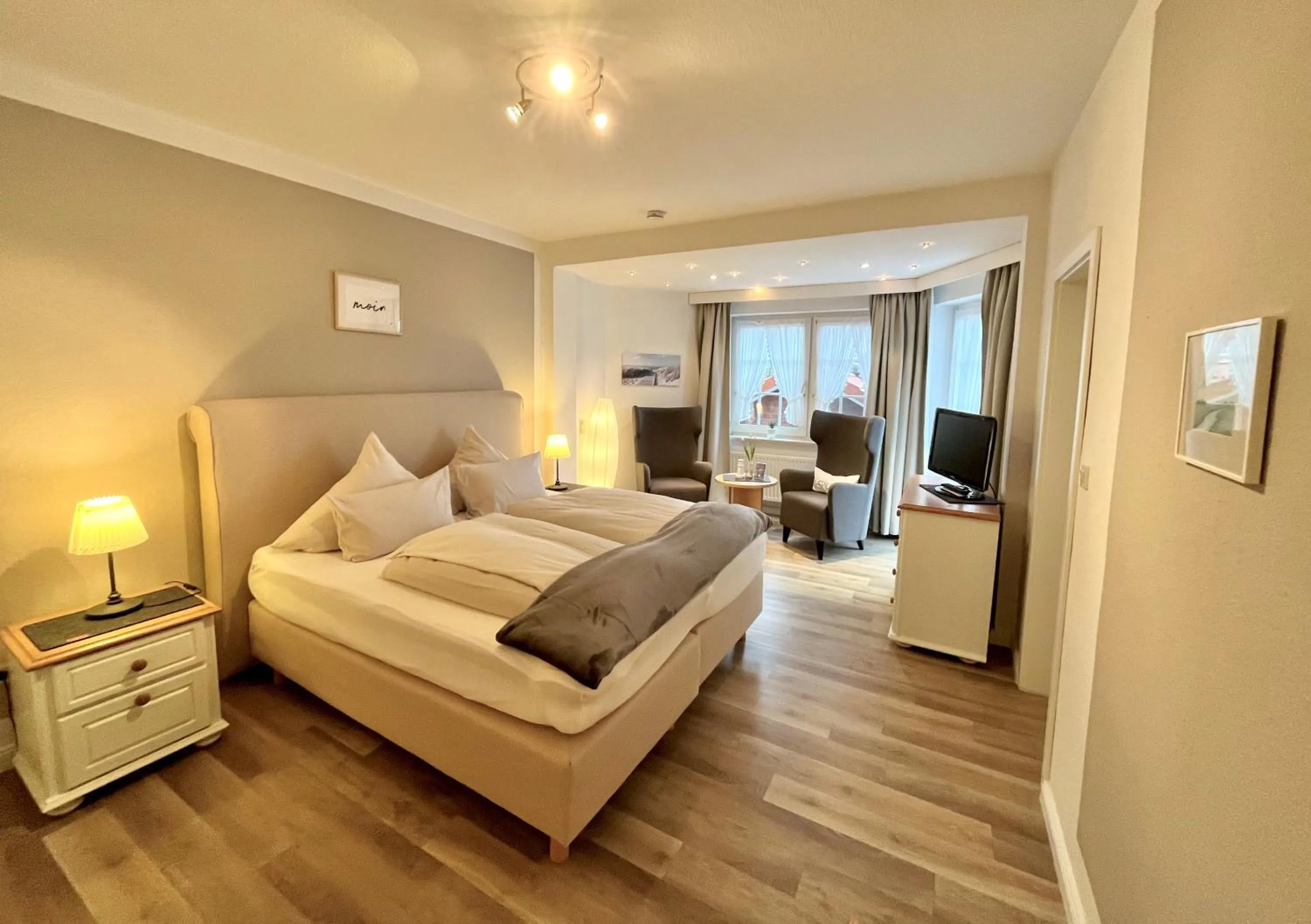 Photo of the whole room, Bed in Landhotel Esen