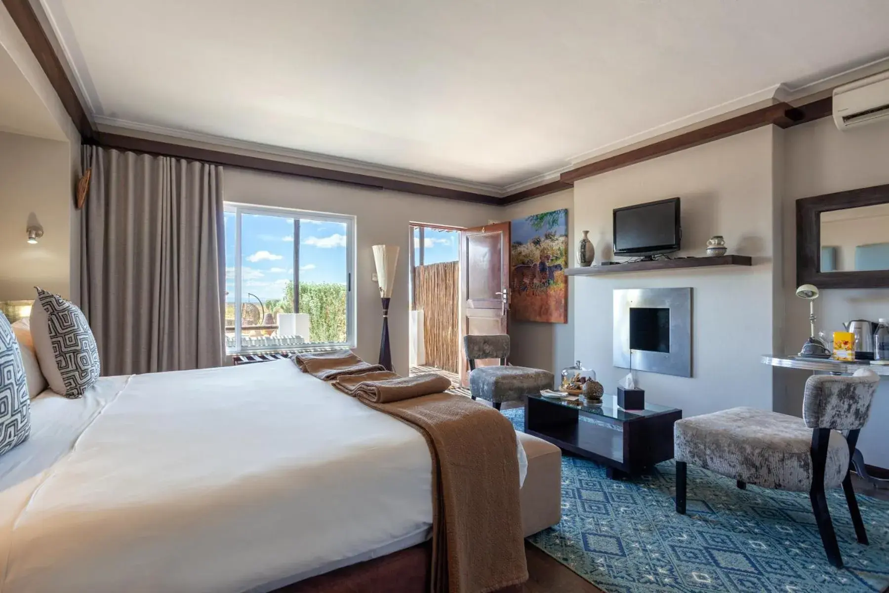 Bedroom, Bed in Inverdoorn Game Reserve Lodge Bedroom, Bed in Inverdoorn Game Reserve Lodge