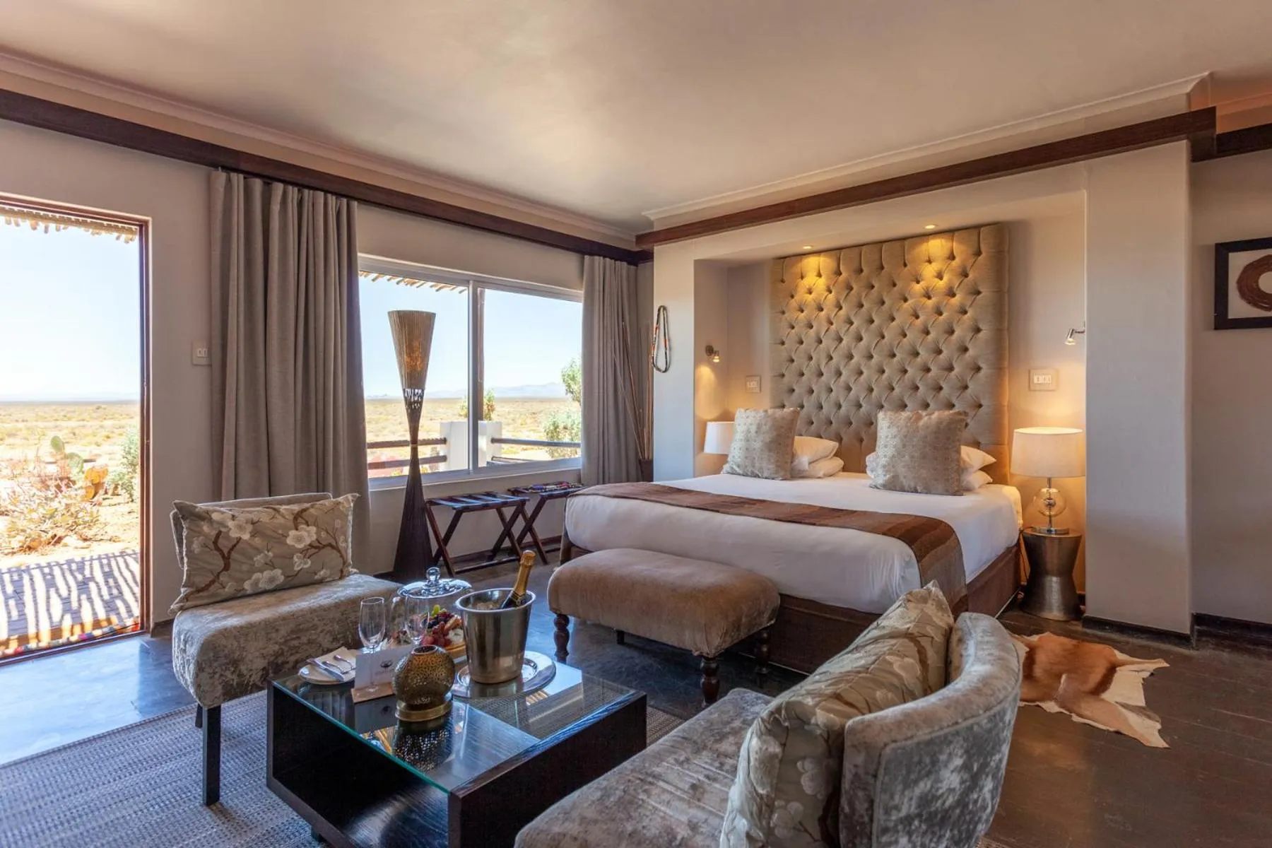 Bed in Inverdoorn Game Reserve Lodge