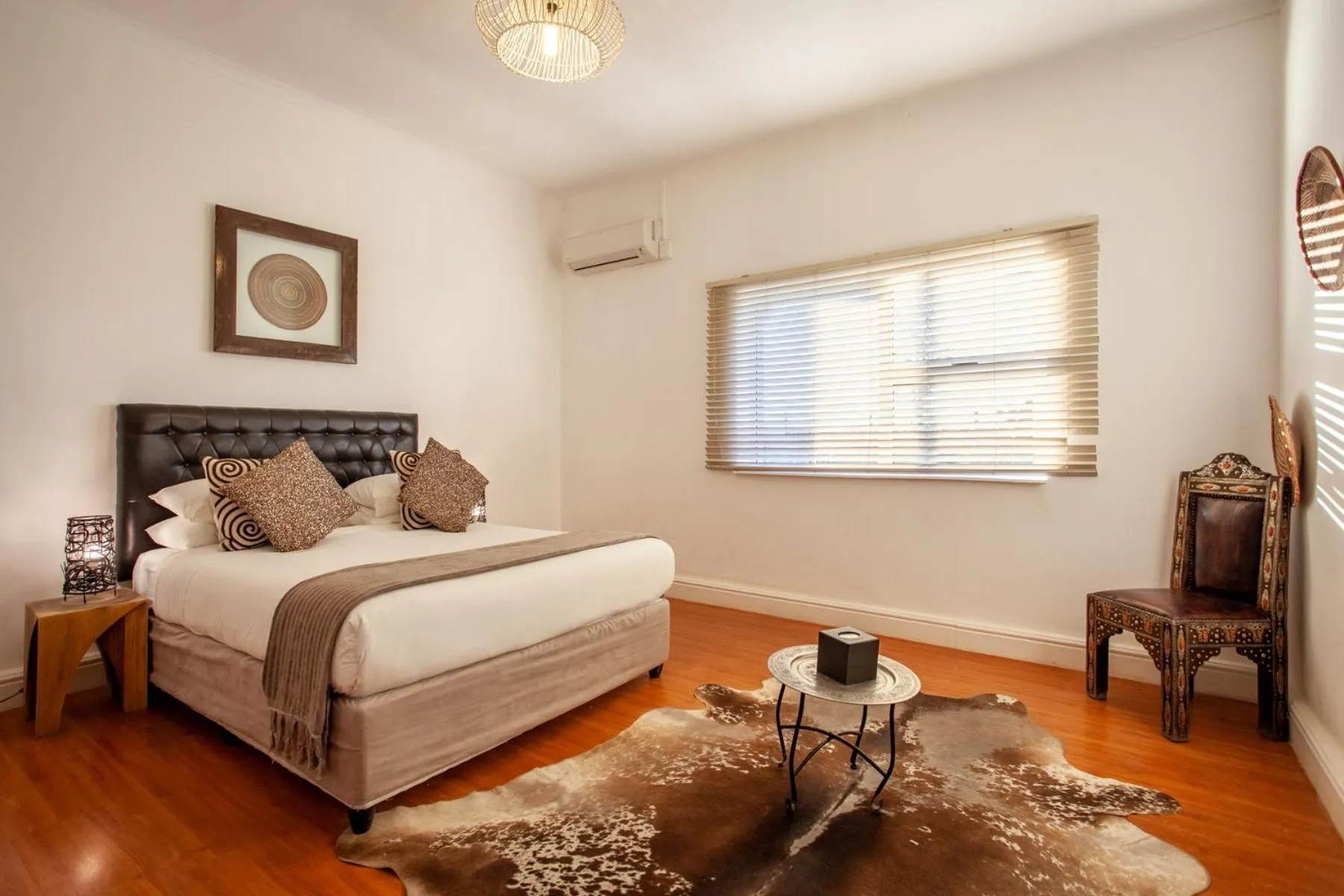 Bed in Inverdoorn Game Reserve Lodge