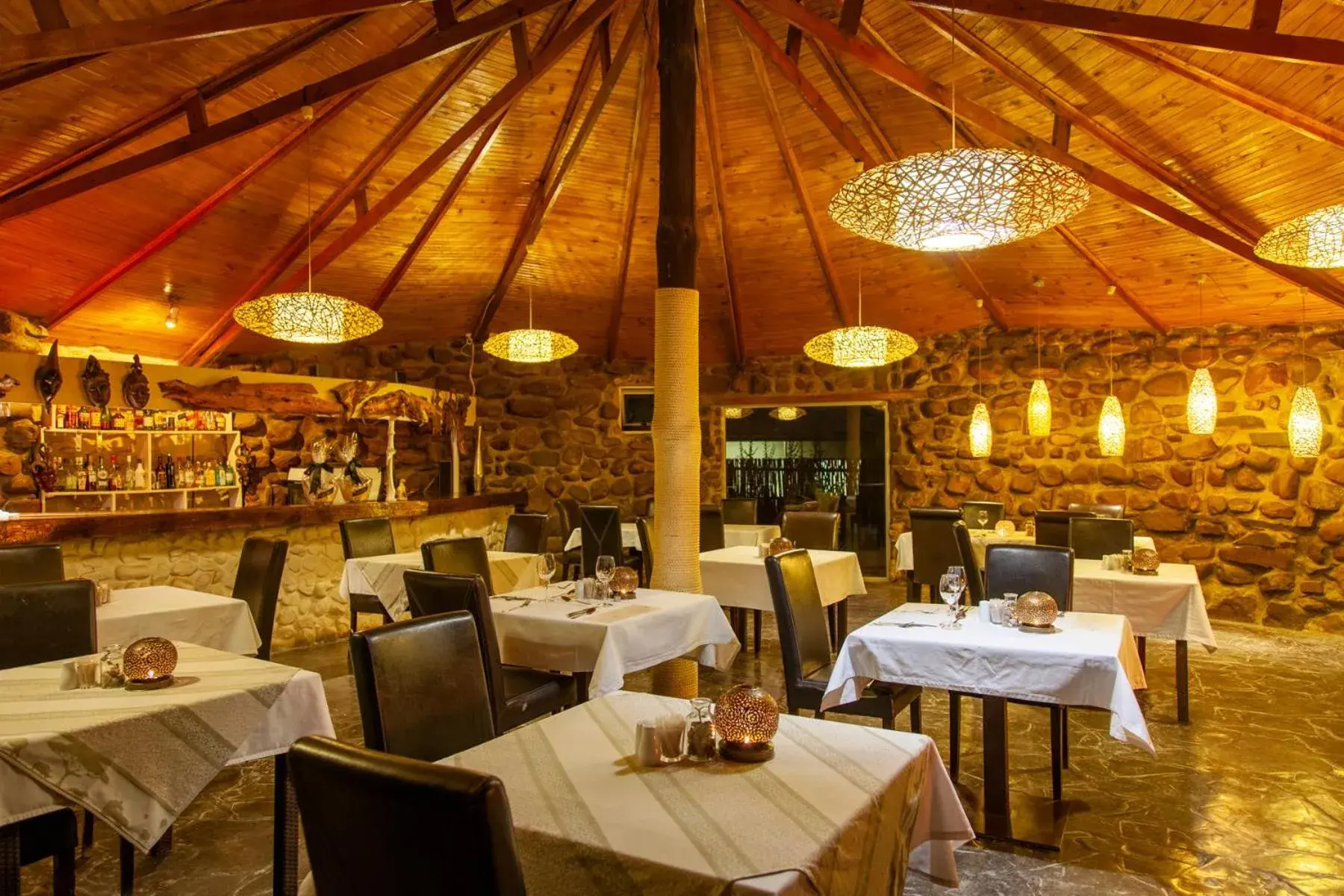 Restaurant/places to eat in Inverdoorn Game Reserve Lodge Restaurant/places to eat in Inverdoorn Game Reserve Lodge