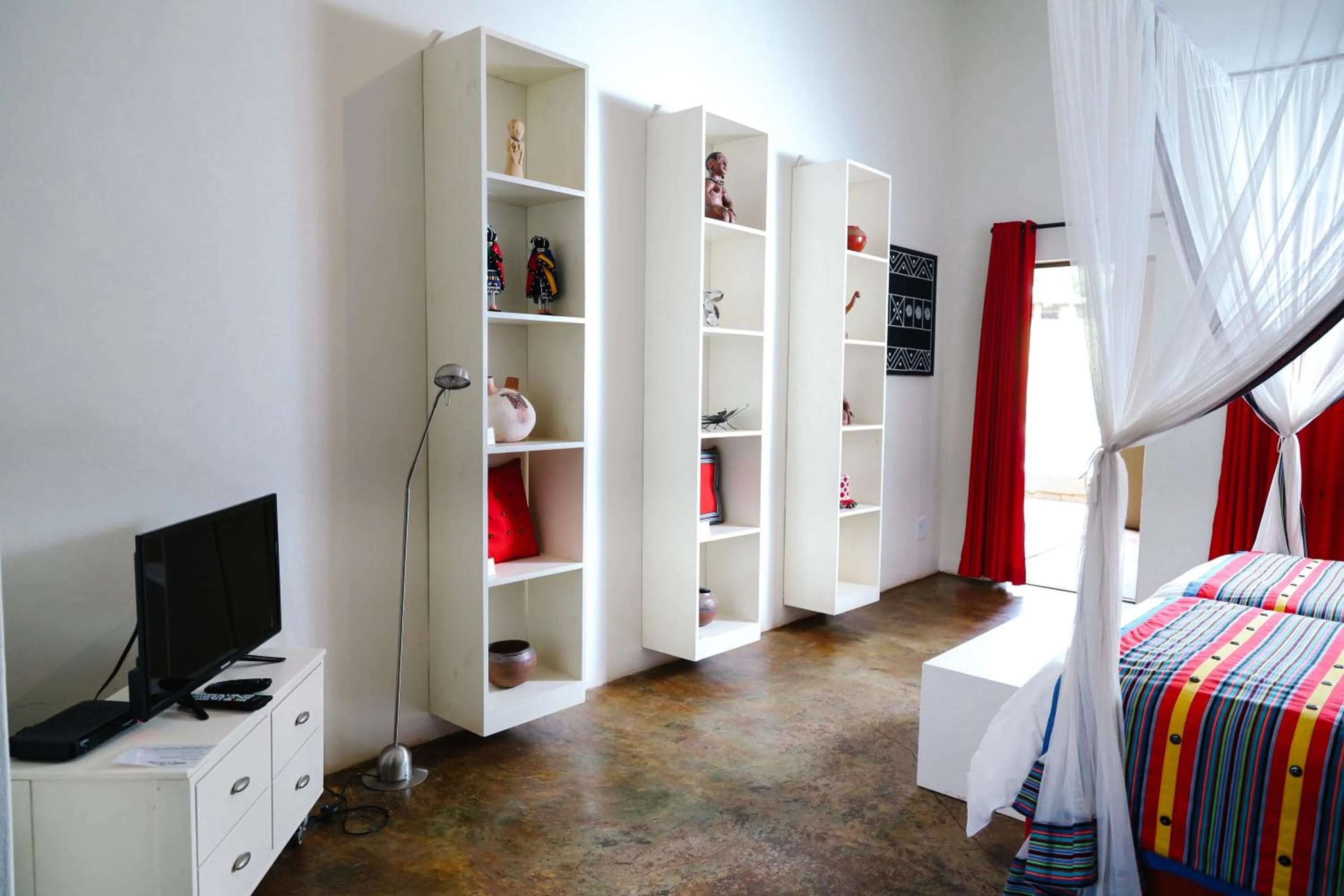 Decorative detail, Bed in Madi a Thavha Mountain Lodge