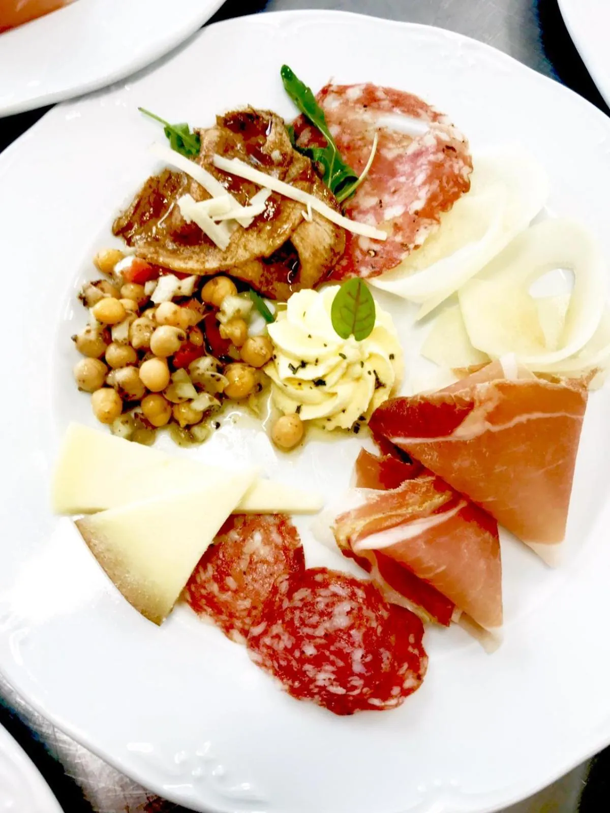 Food and drinks in Castello Cortevecchio