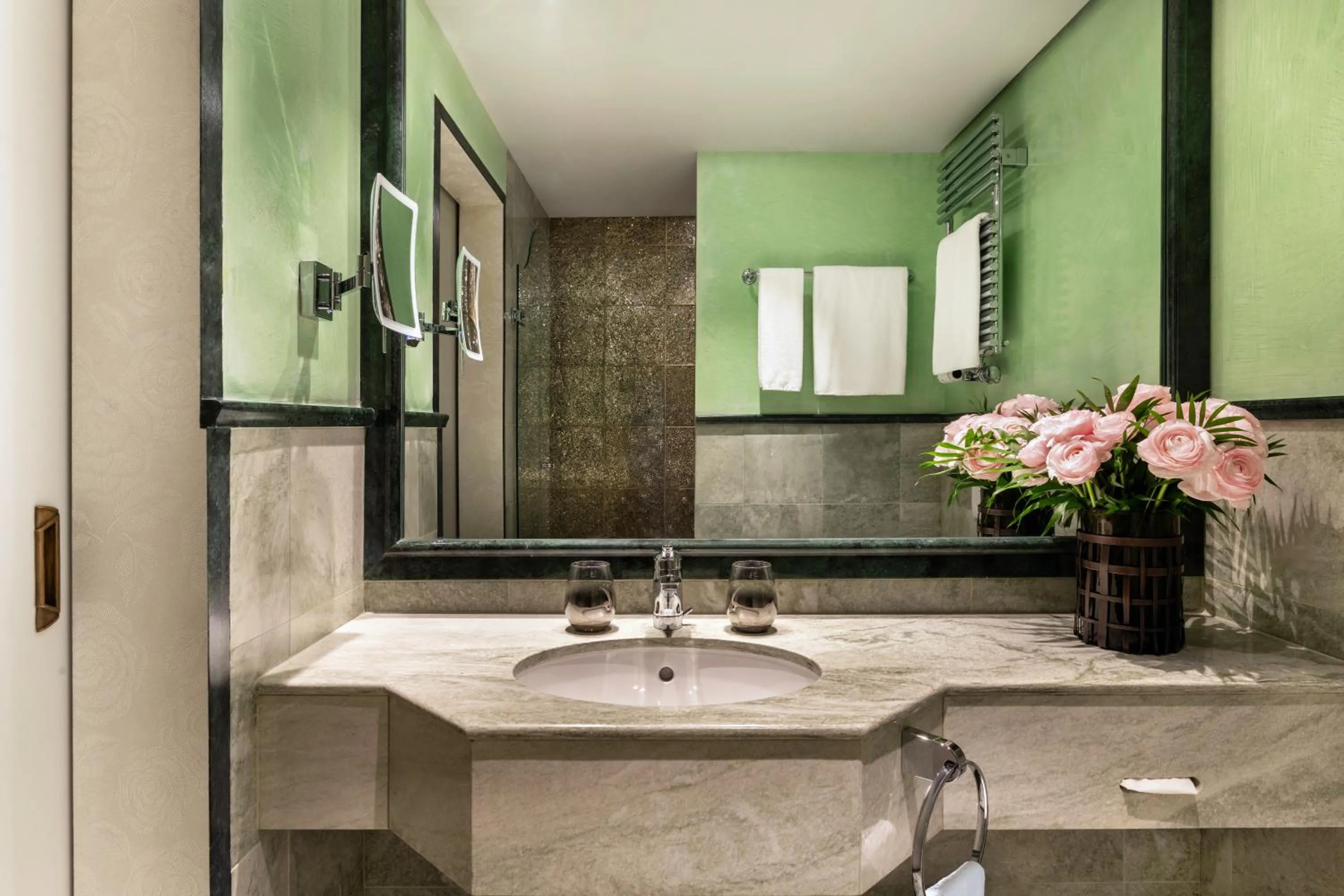 Bathroom in Hotel Eden Roc - The Leading Hotels of the World