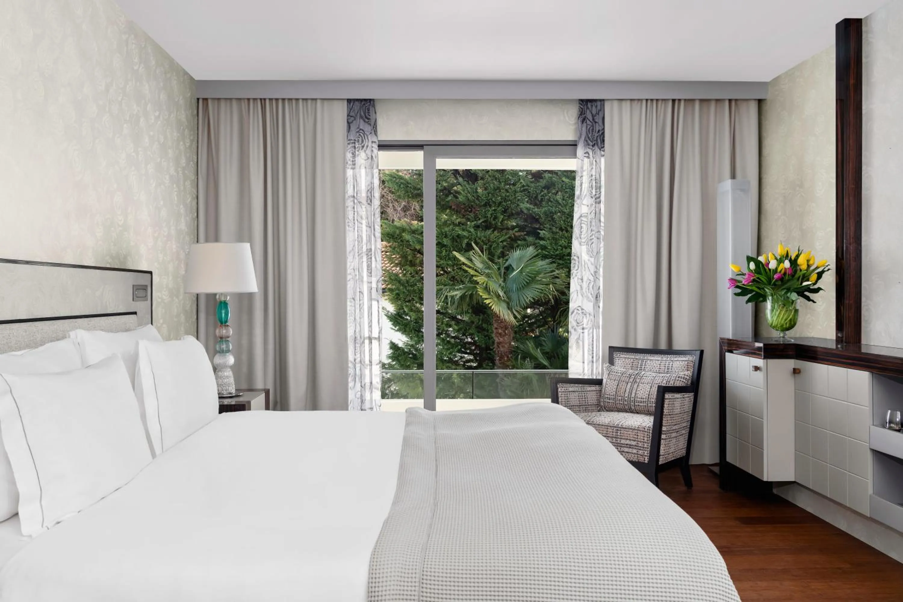 Photo of the whole room, Bed in Hotel Eden Roc - The Leading Hotels of the World