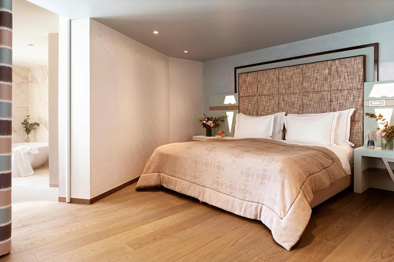 Bed in Hotel Eden Roc - The Leading Hotels of the World