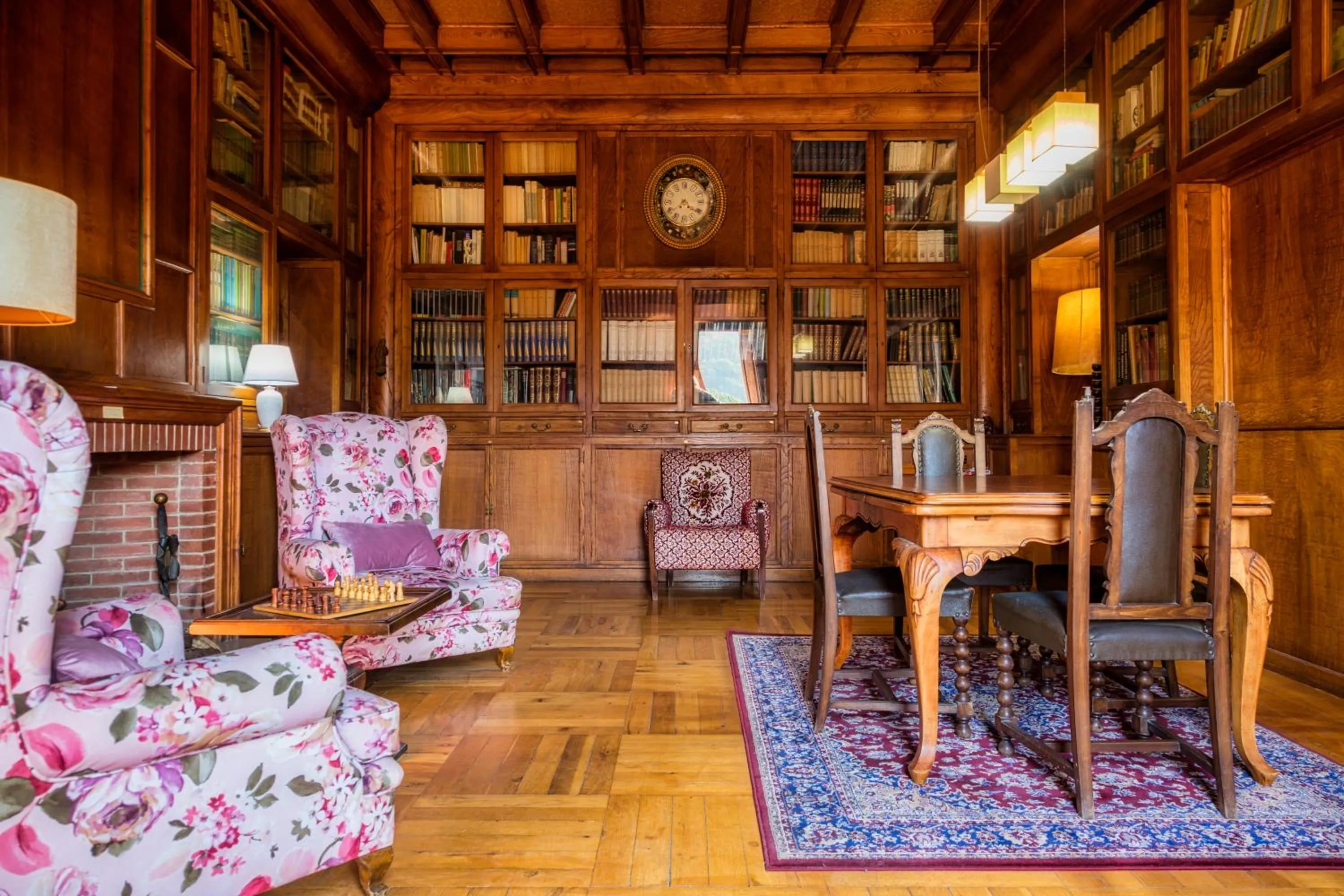 Library in Els Jardins De La Martana