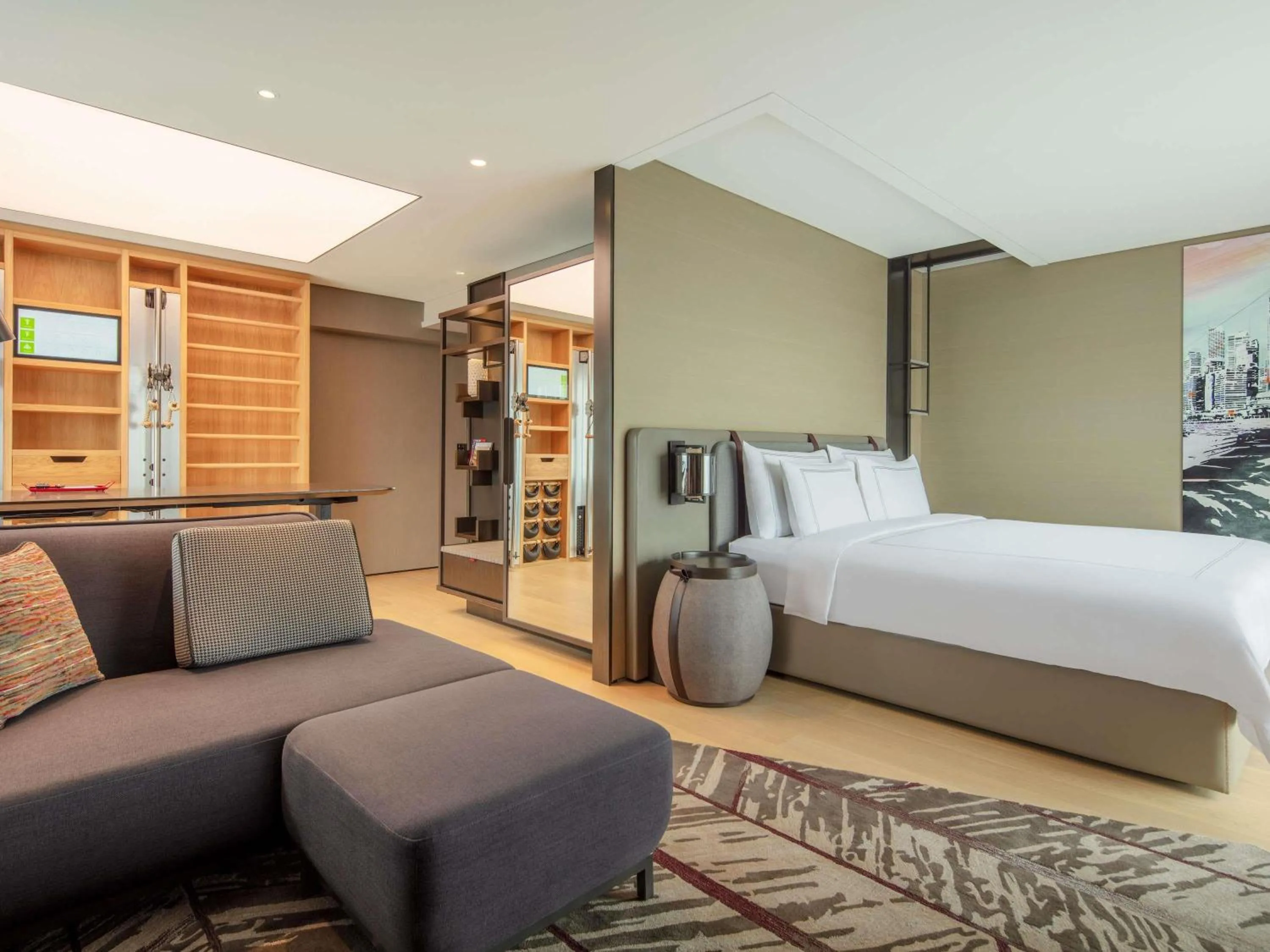 Bedroom, Bed in Swissotel The Stamford Singapore