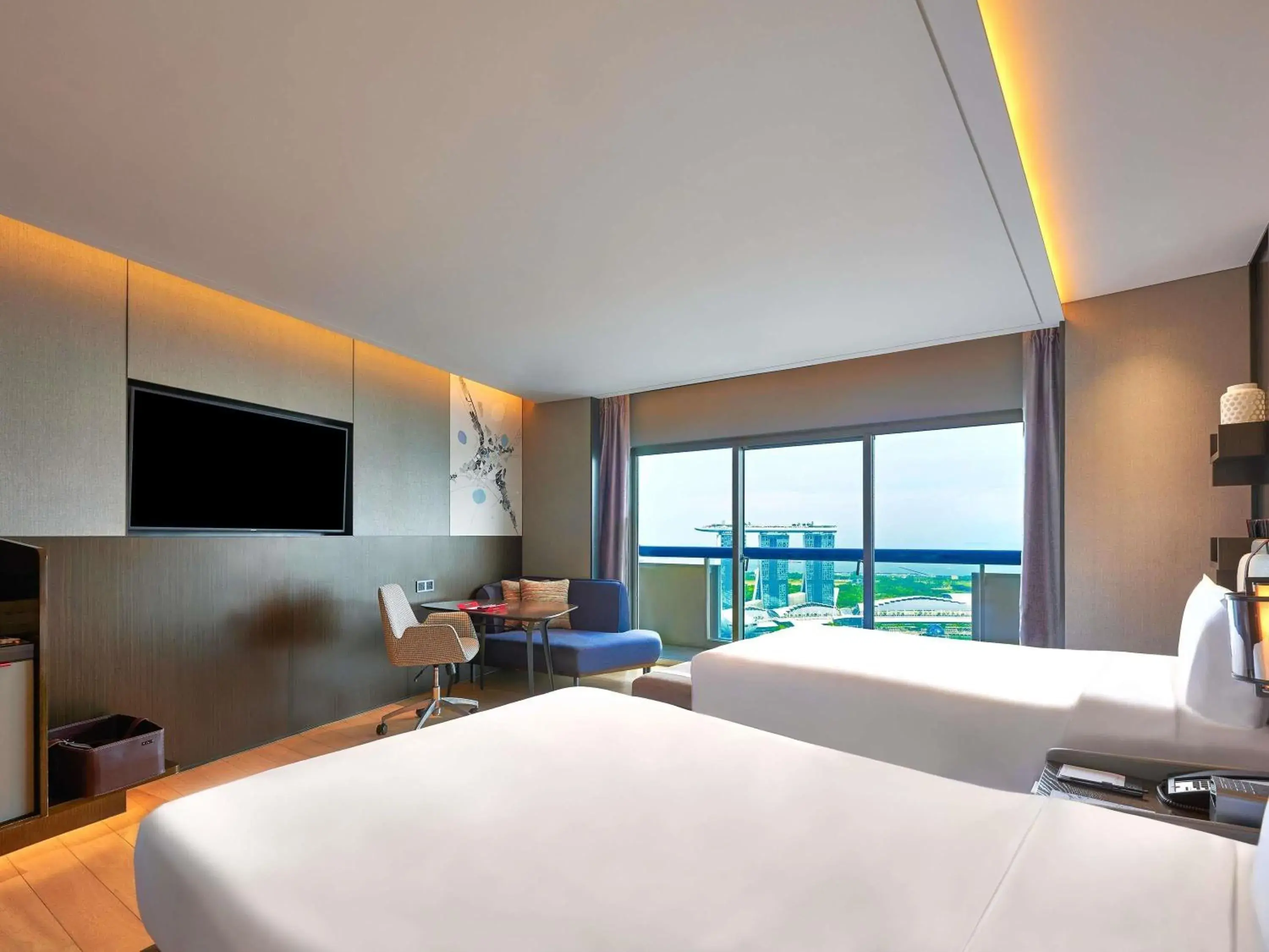 Bedroom, Bed in Swissotel The Stamford Singapore Bedroom, Bed in Swissotel The Stamford Singapore