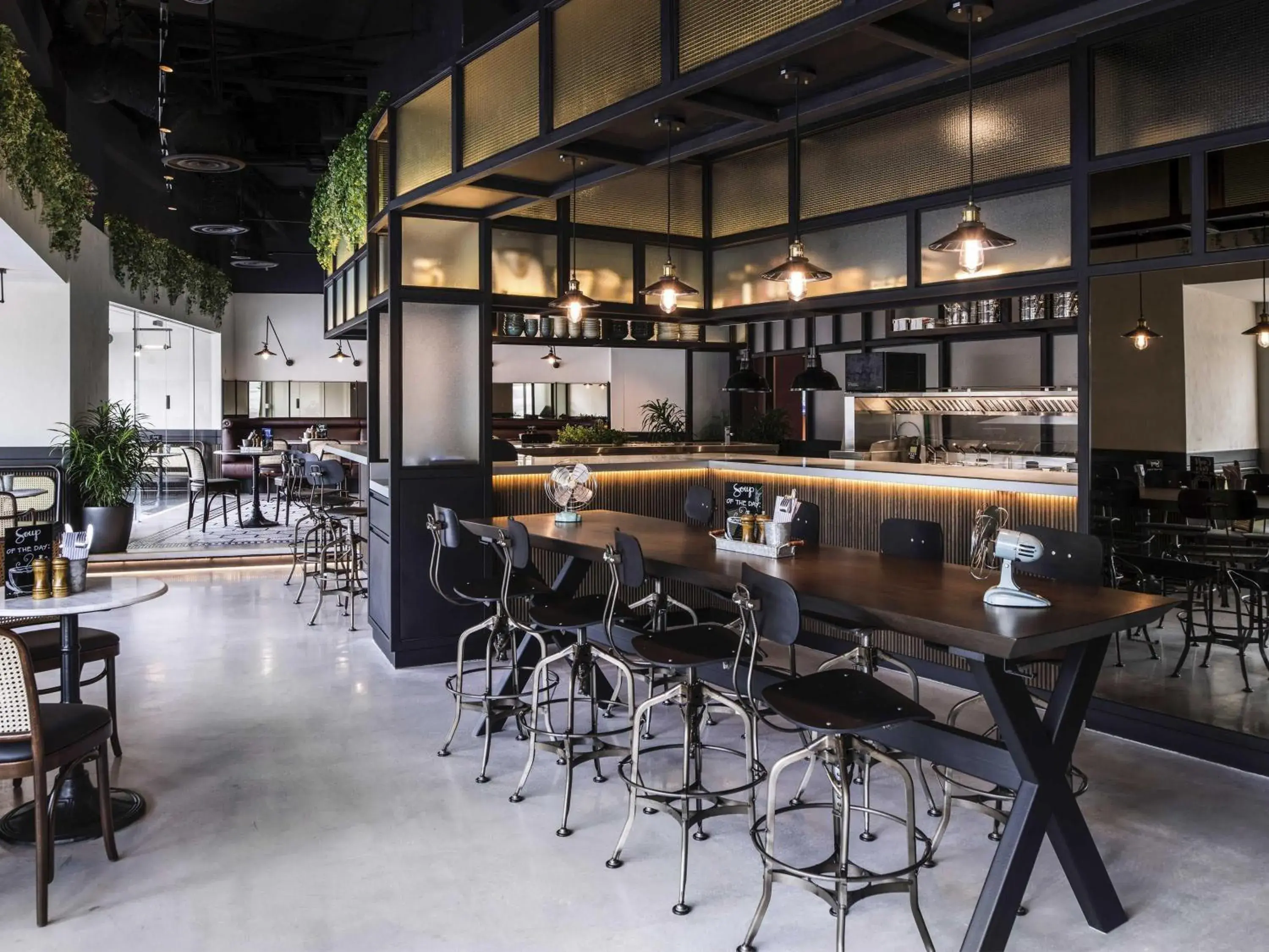 Lounge or bar in Swissotel The Stamford Singapore Lounge or bar in Swissotel The Stamford Singapore