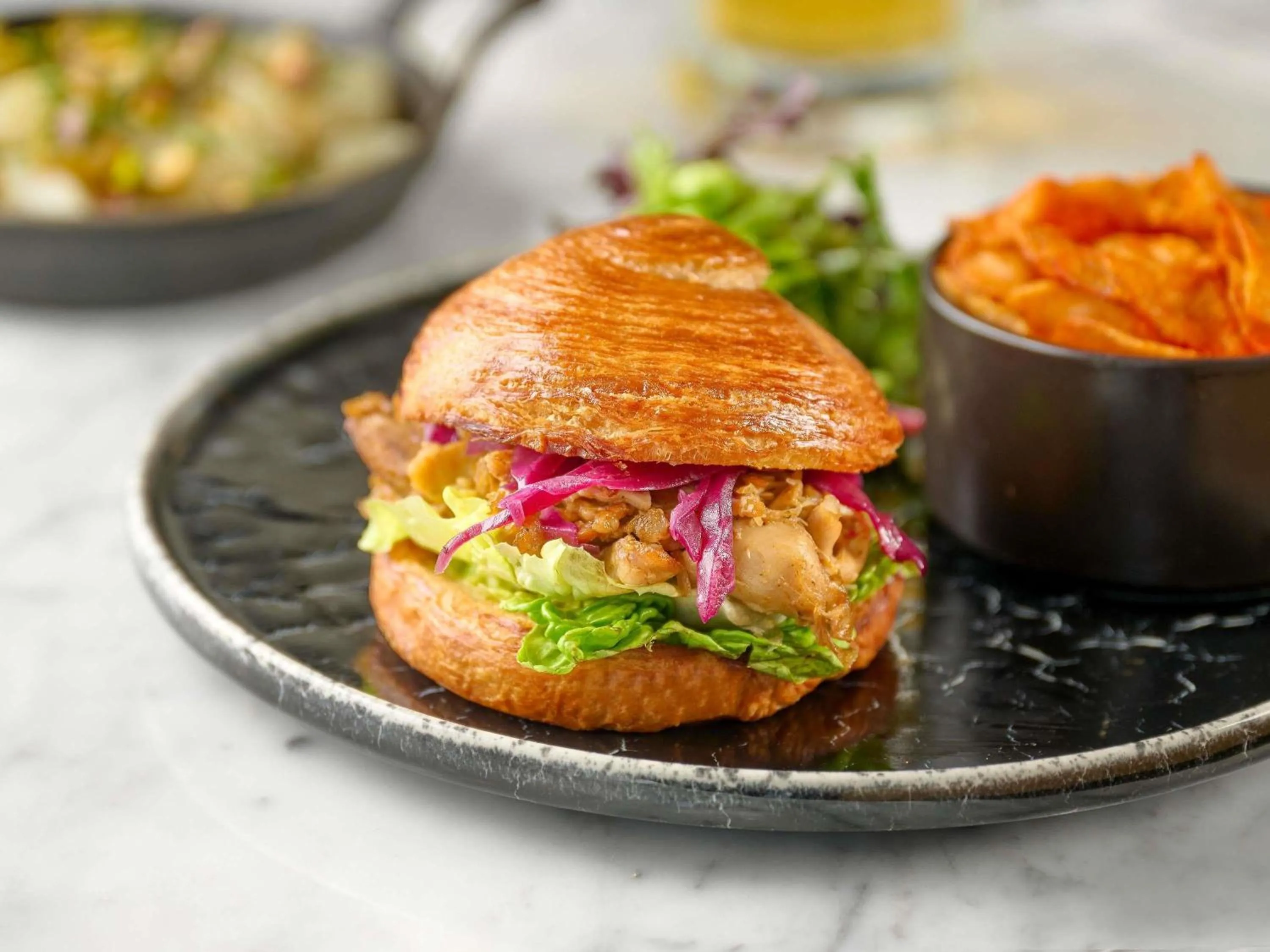 Lounge or bar in Swissotel The Stamford Singapore