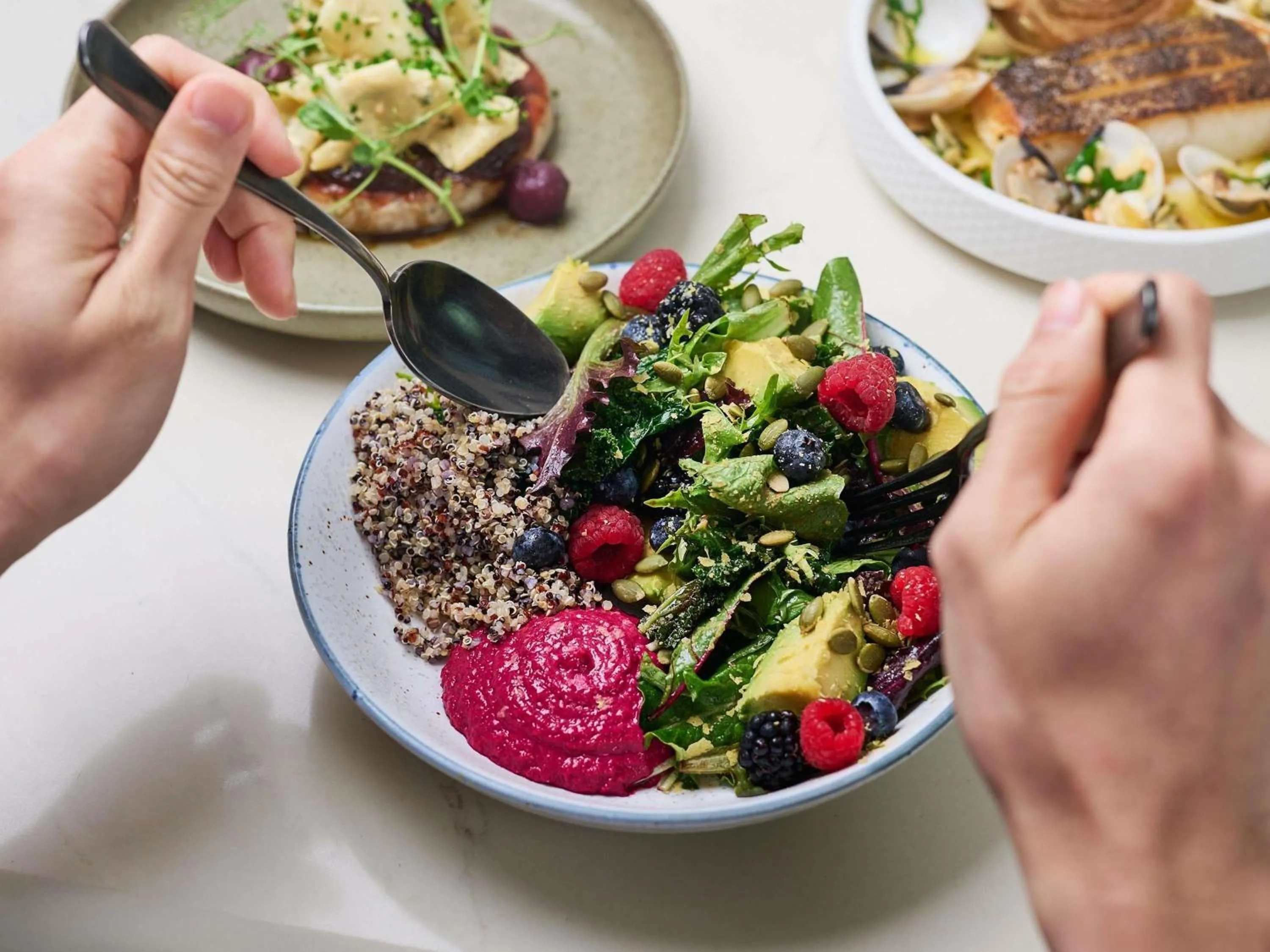 Lounge or bar in Swissotel The Stamford Singapore