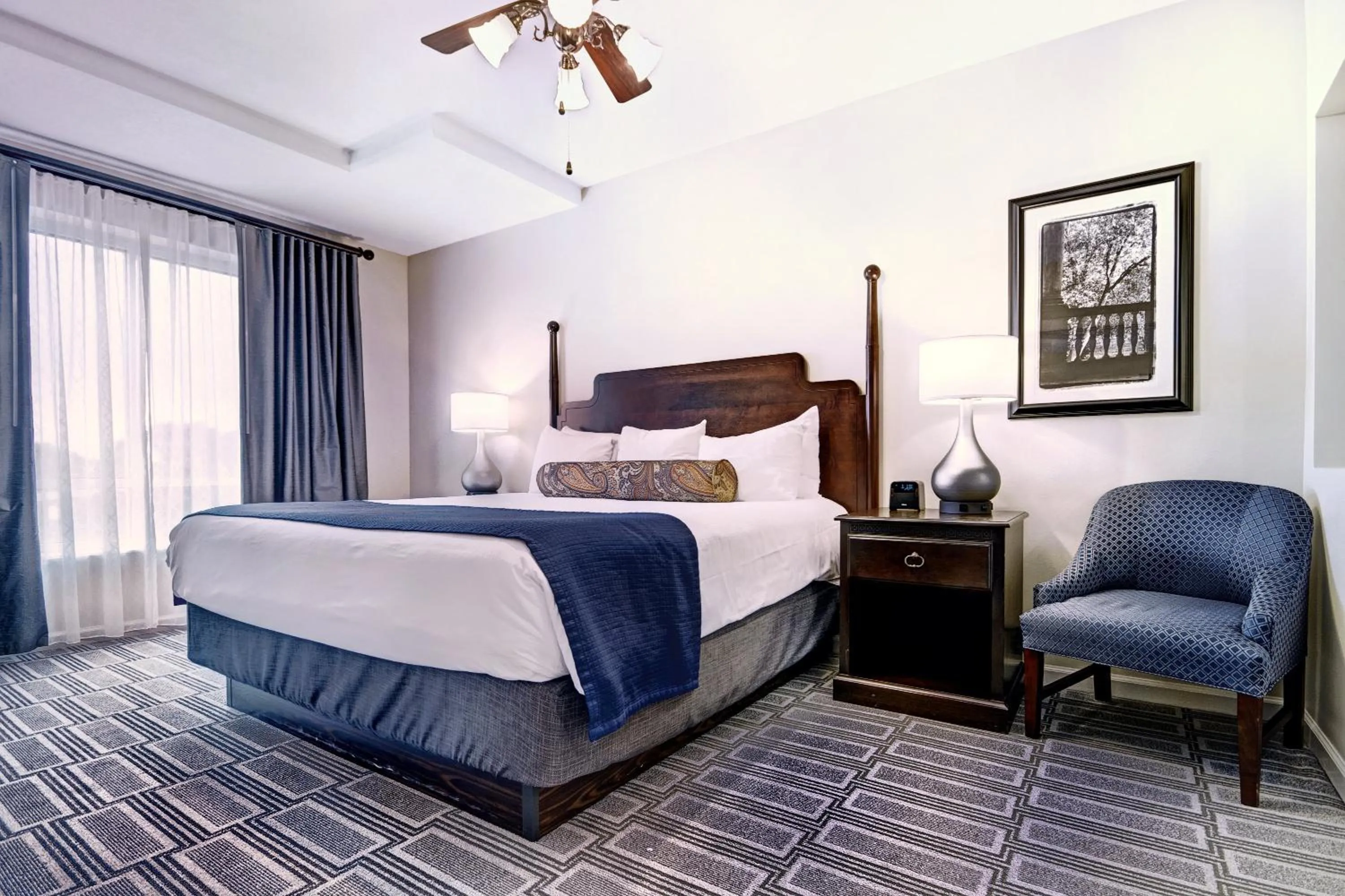 Bedroom, Bed in Club Wyndham Old Town Alexandria