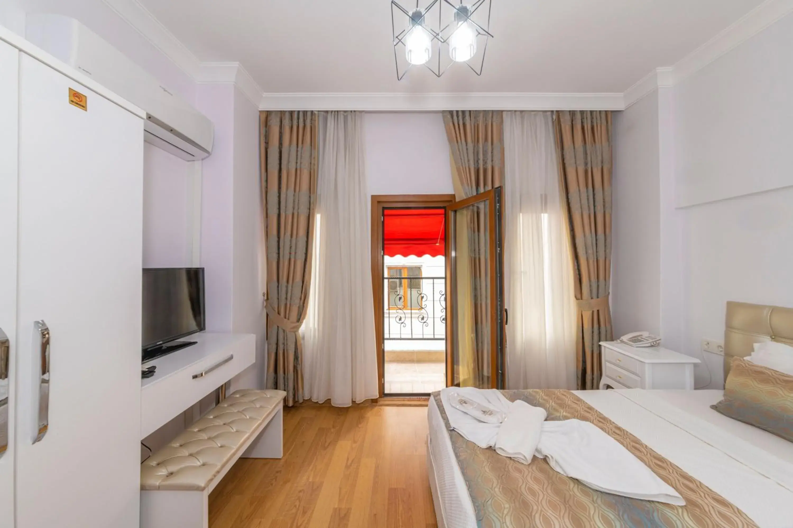 Restaurant/places to eat, Bed in Rosalie Palace Hotel Restaurant/places to eat, Bed in Rosalie Palace Hotel