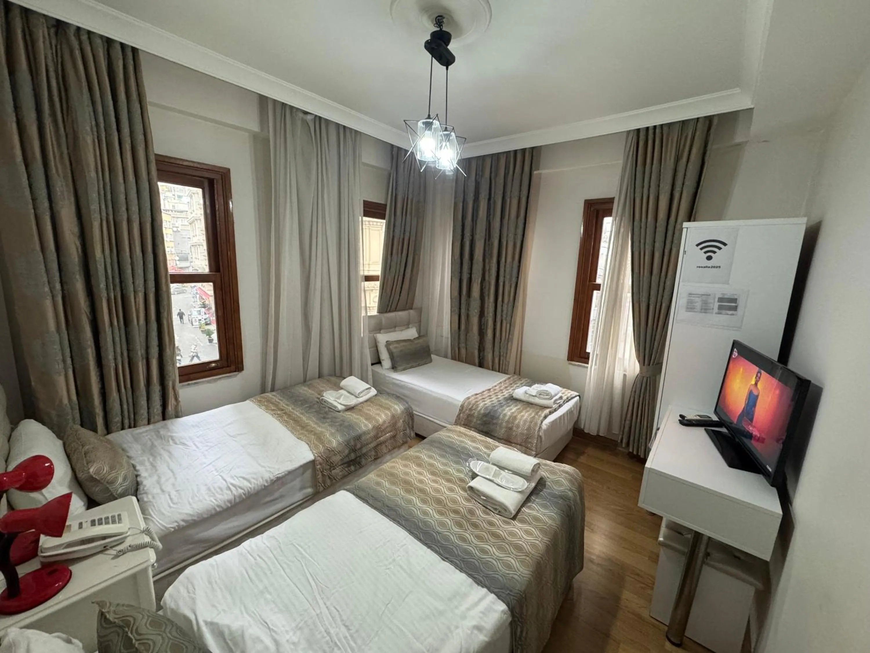 Photo of the whole room, Bed in Rosalie Palace Hotel