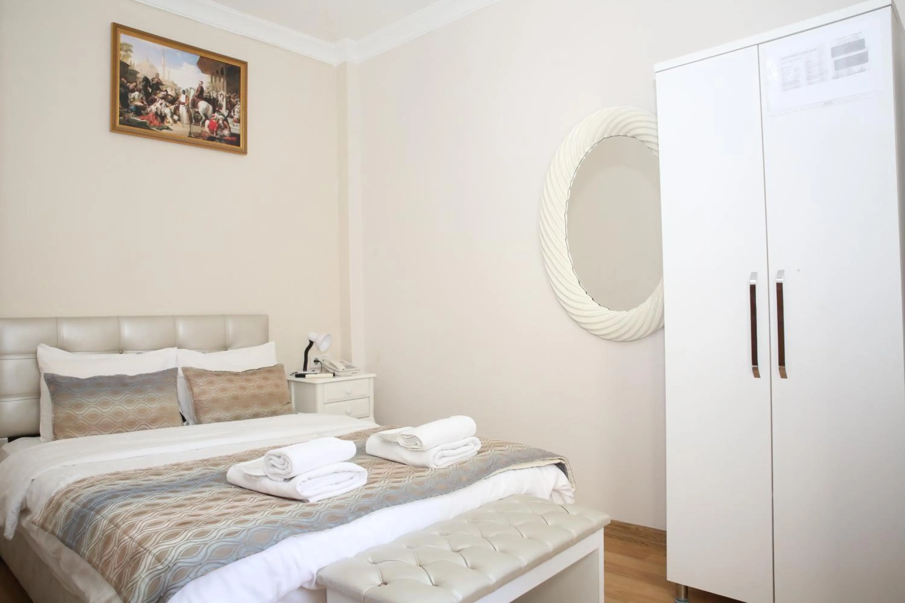 Photo of the whole room, Bed in Rosalie Palace Hotel