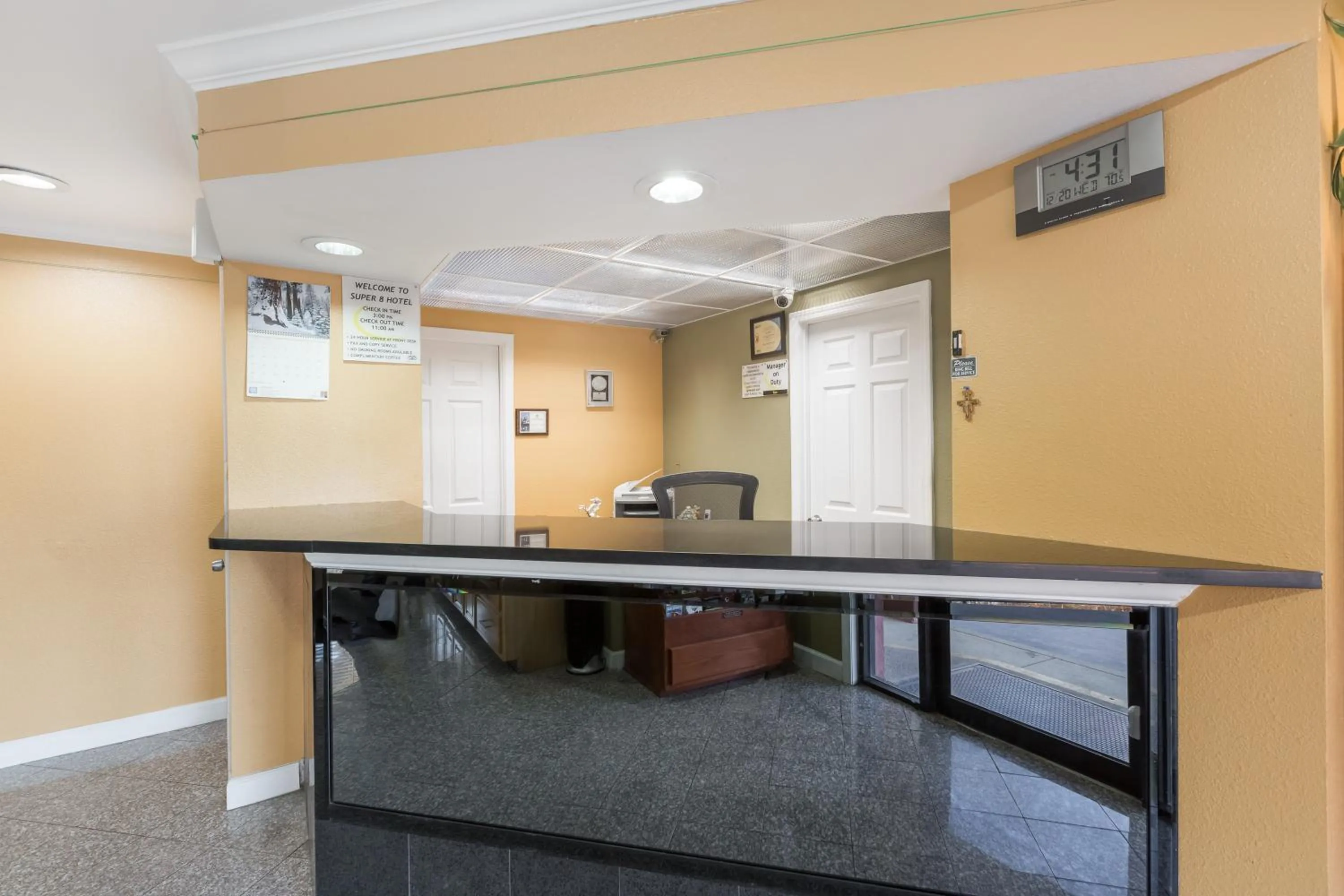 Lobby or reception in Super 8 by Wyndham Indianapolis-Southport Rd