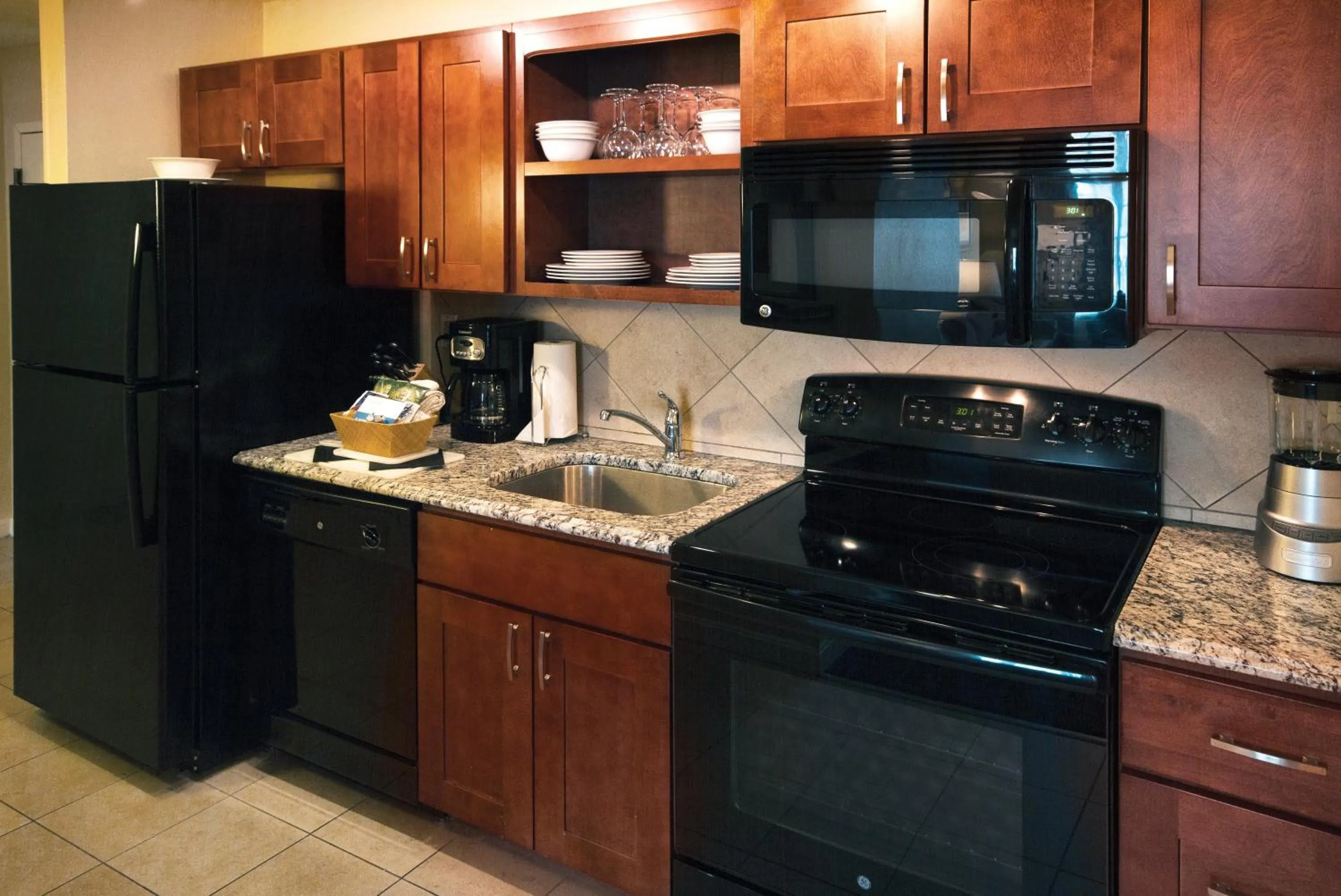 Kitchen or kitchenette in Club Wyndham Long Wharf